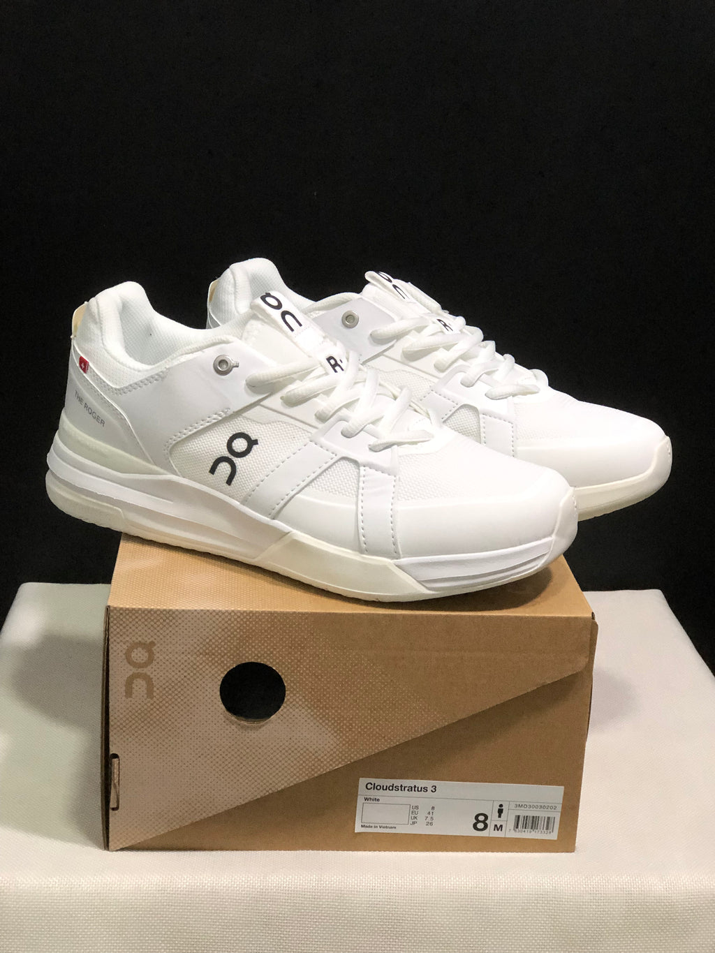 On Running The Roger Clubhouse Pro Anti-Slip Sports Shoes All White
