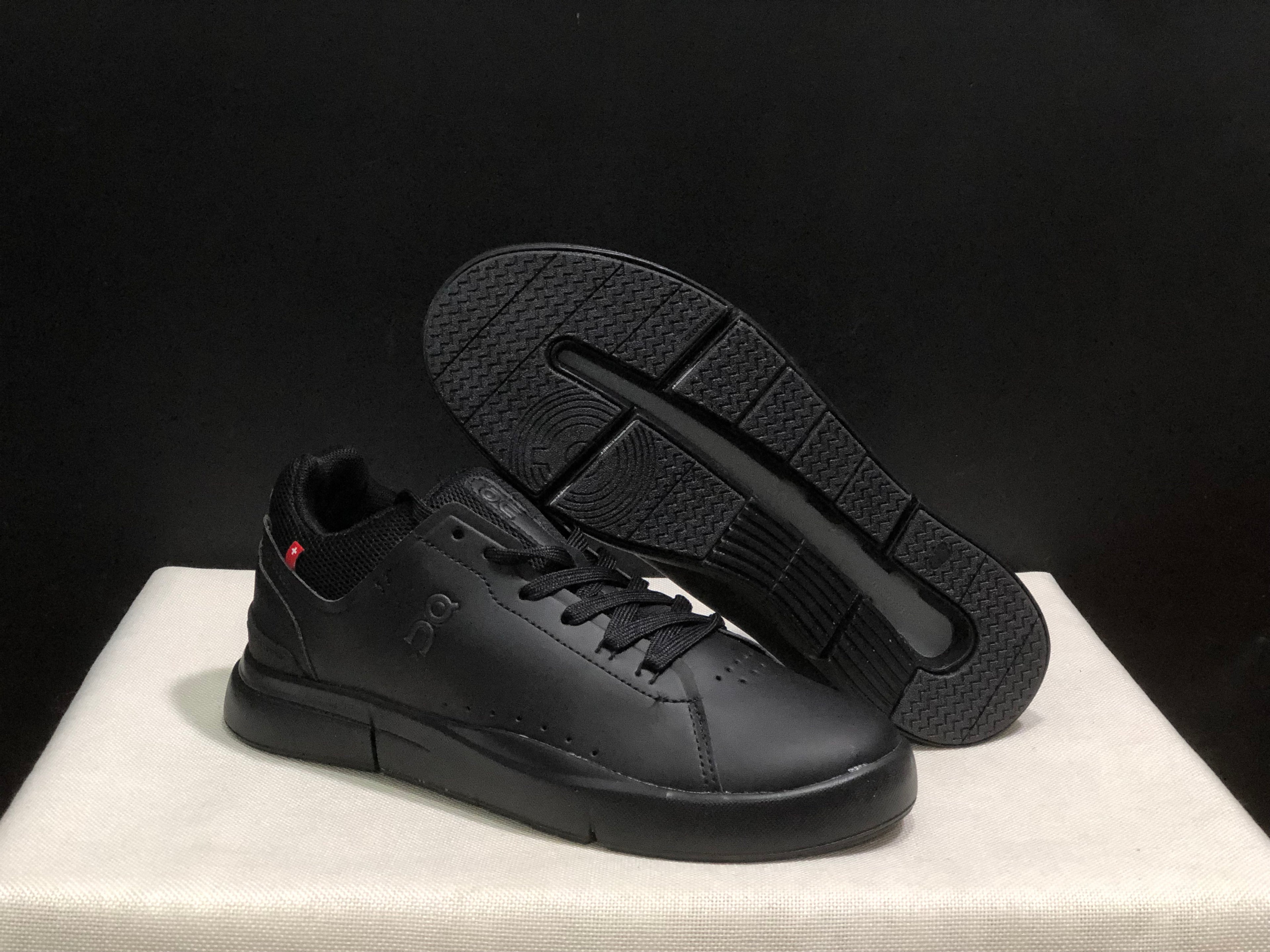 On Running The Roger Spin Board Shoes All Black