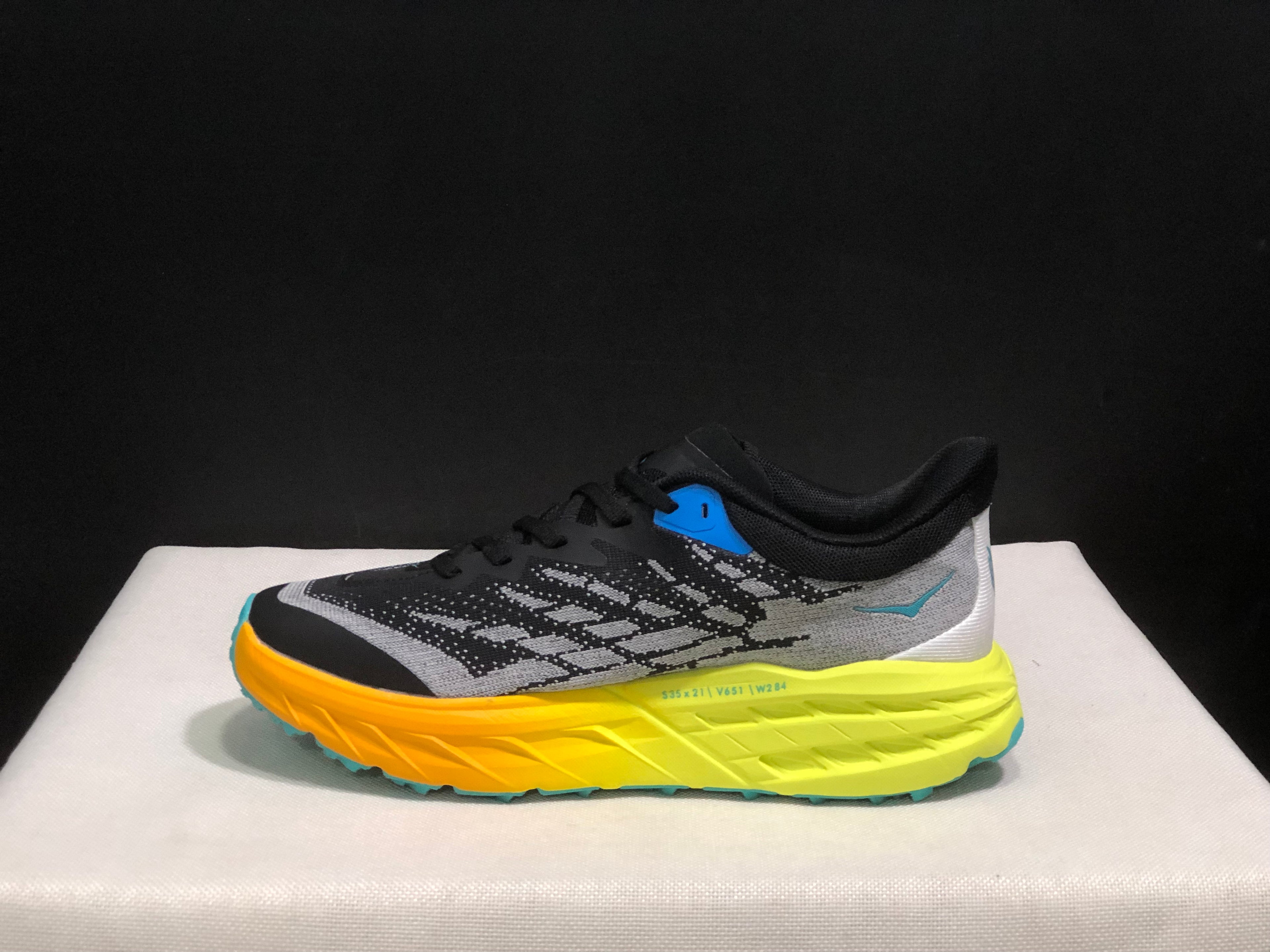 Hoka One One Speedgoat 5 Men's Trail Running Shoes Sneakers Black/Gold