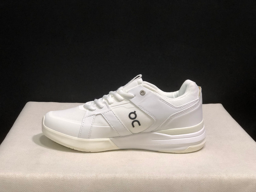 On Running The Roger Clubhouse Pro Anti-Slip Sports Shoes All White