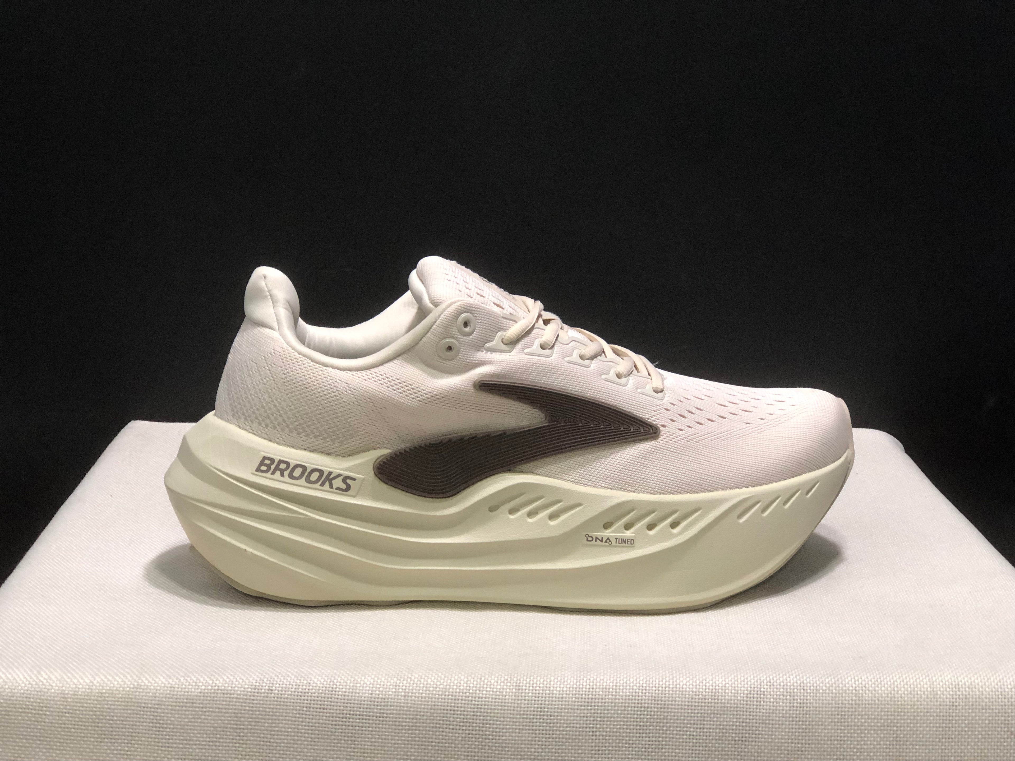 Brooks Glycerin Max Comfortable Low-top Running Shoes Apricot White