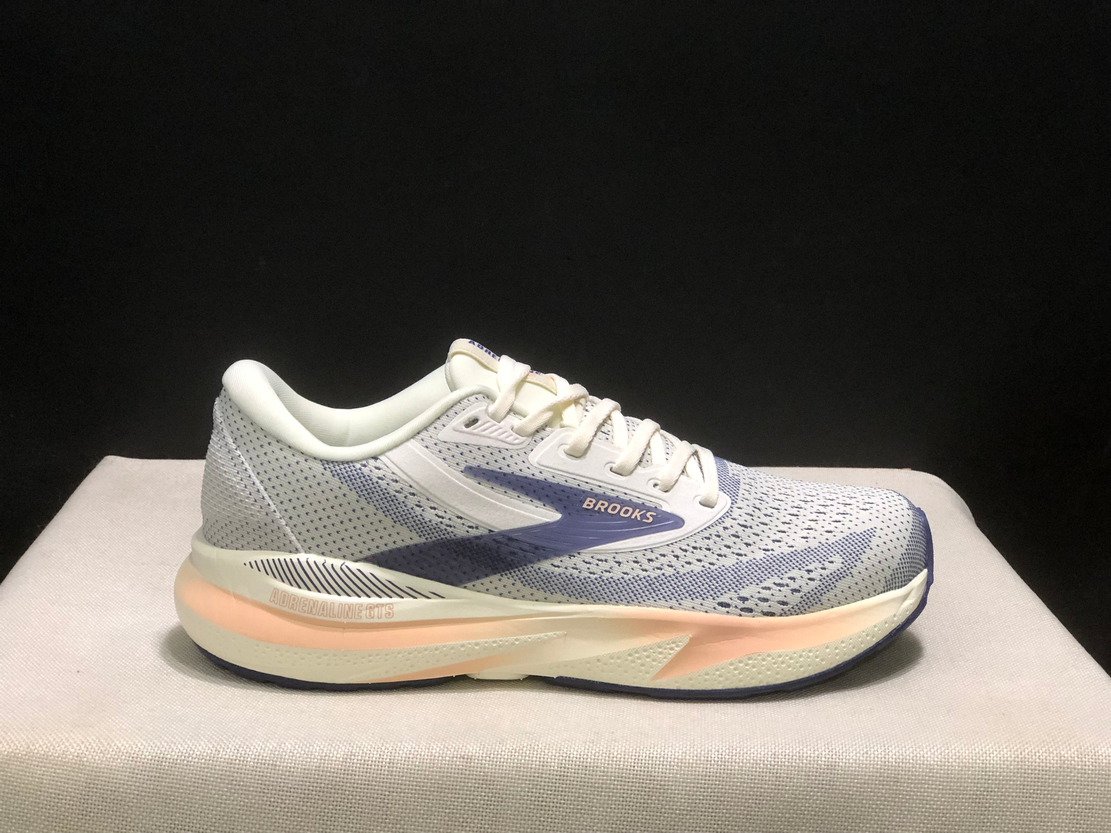 Brooks Adrenaline GTS 24 Casual Running Shoes Green/Blue Ribbon/Peach