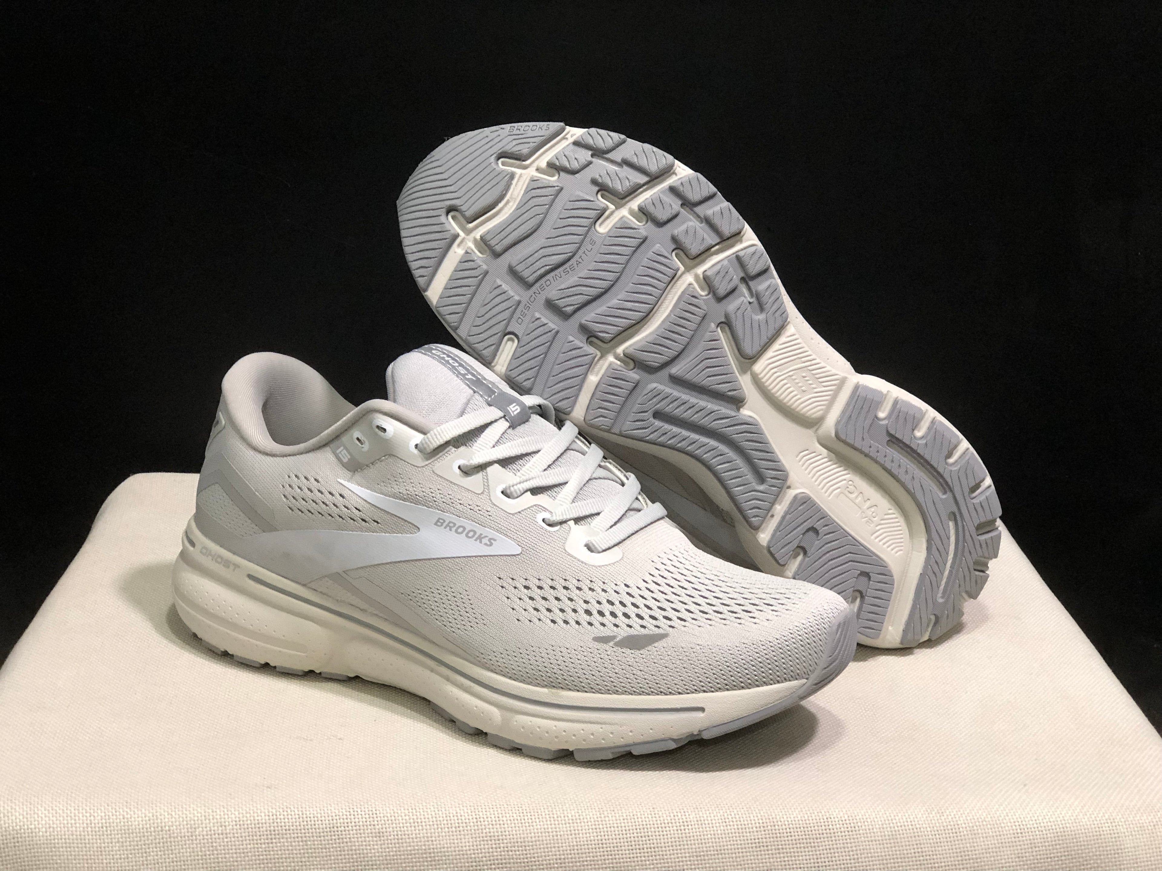Brooks Ghost 15 Shock-absorbing Wear-resistant Low-top Running Shoes Light Gray