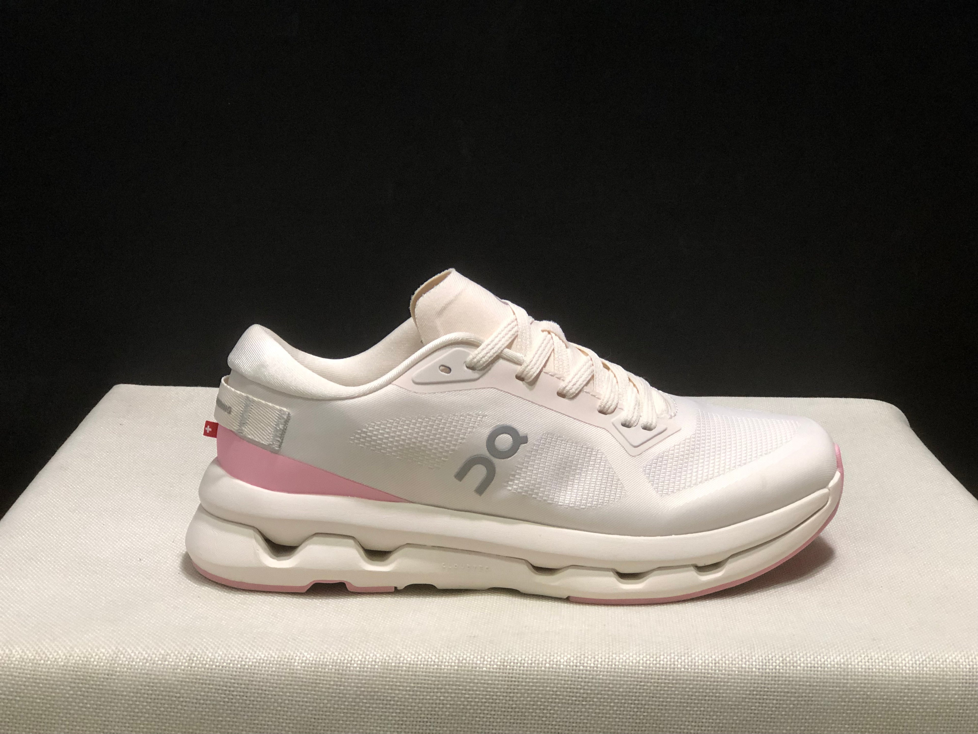On Running Cloudzone Casual Running Shoes White/Pink