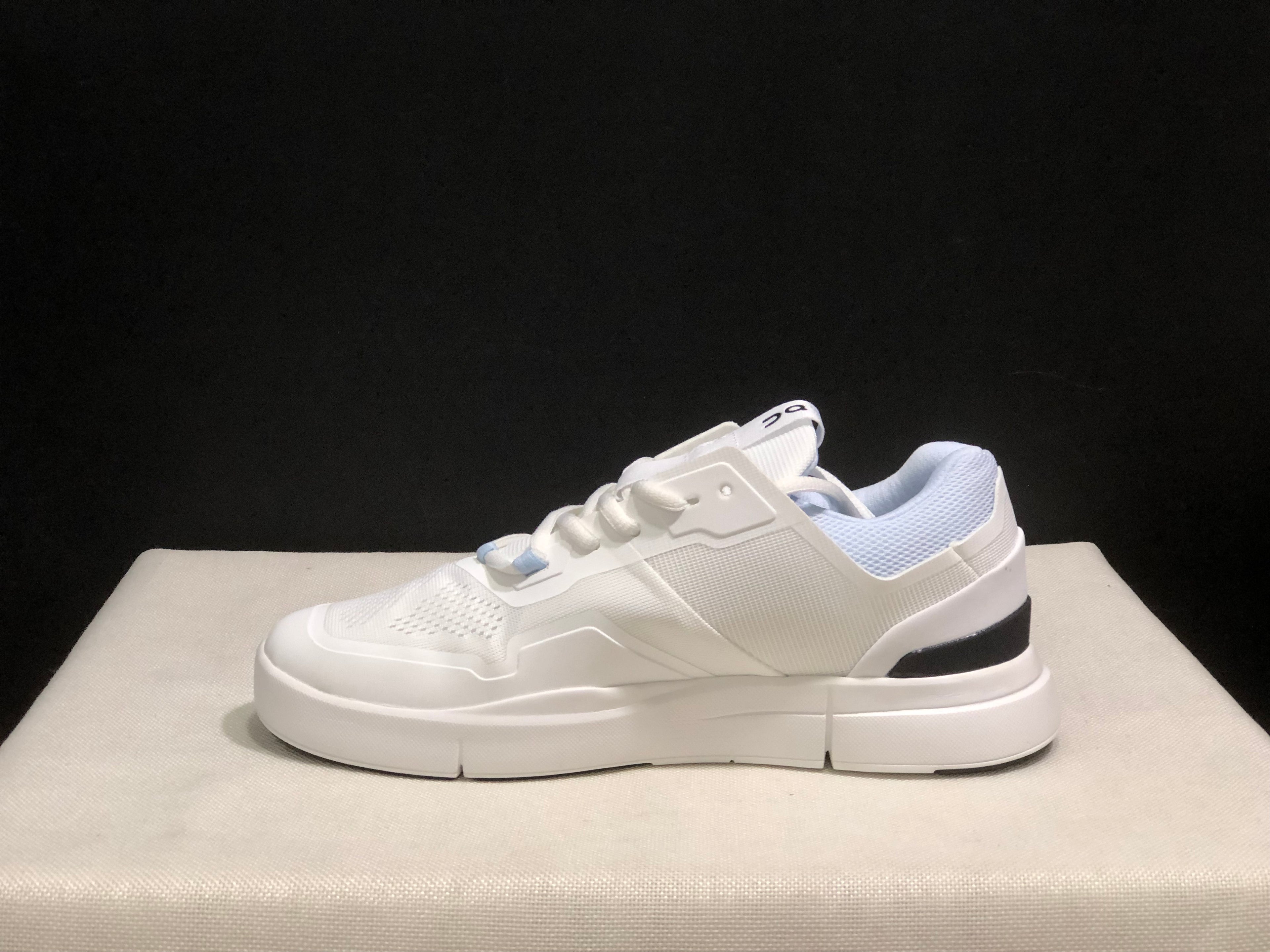 On Running The Roger Spin White Breathable Mesh Sneakers