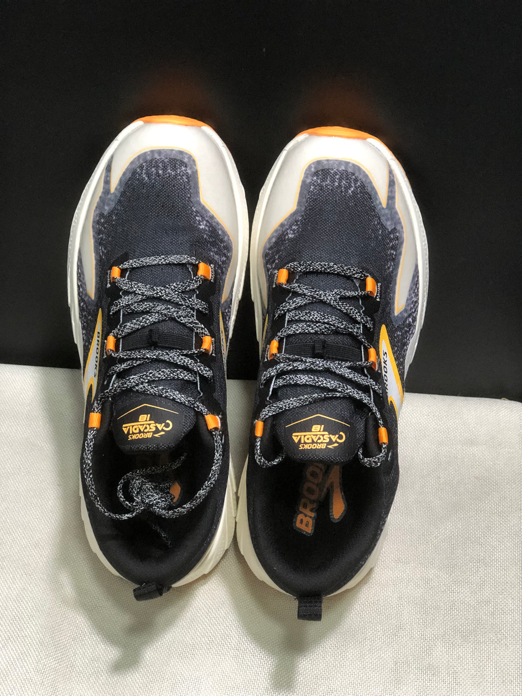 Brooks Cascadia 18 Low-top Running Shoes Black/Orange