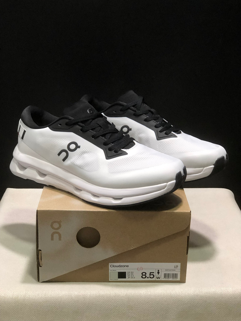 On Running Cloudzone Casual Running Shoes Ice/Black