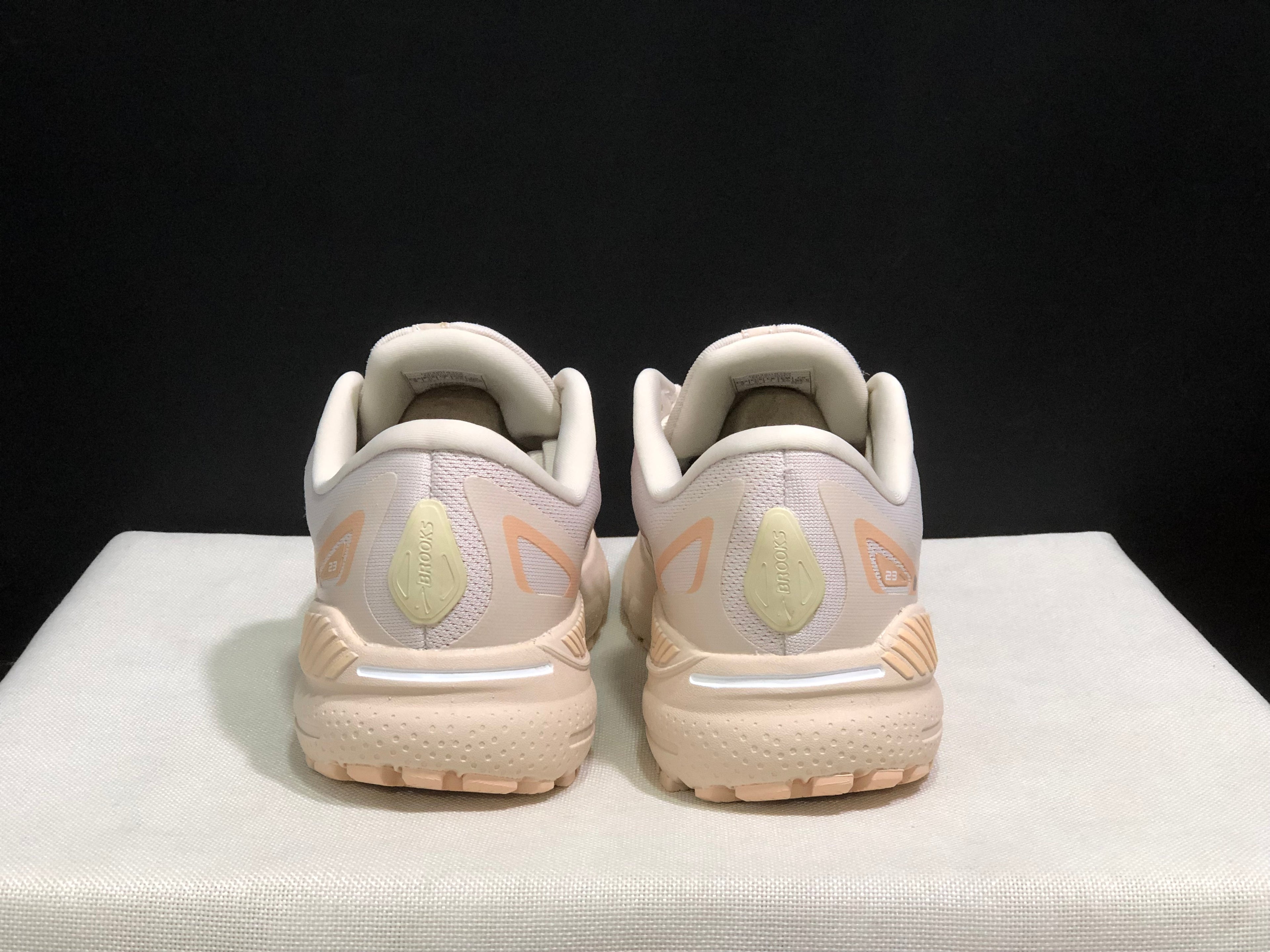 Brooks Adrenaline GTS 23 Shock-absorbing Wear-resistant Low-top Running Shoes Crystal Grey/Pink