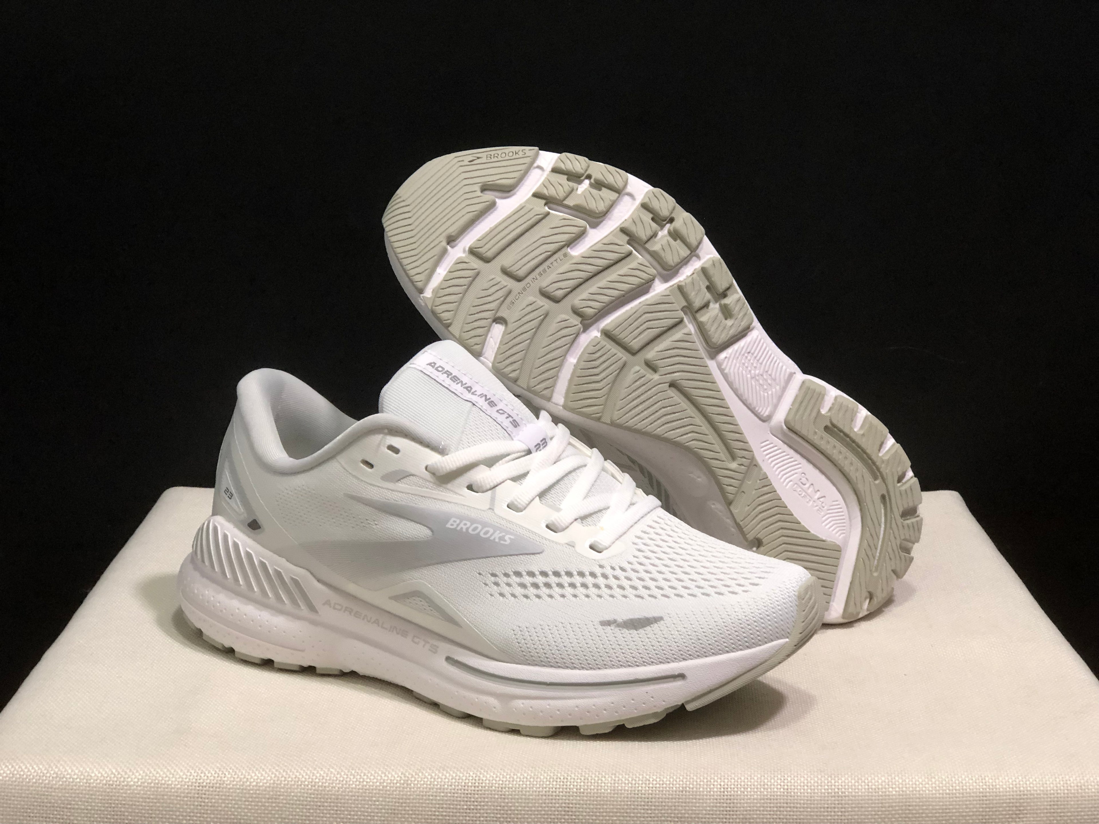 Brooks Adrenaline GTS 23 Shock-absorbing Wear-resistant Low-top Running Shoes White/Silver