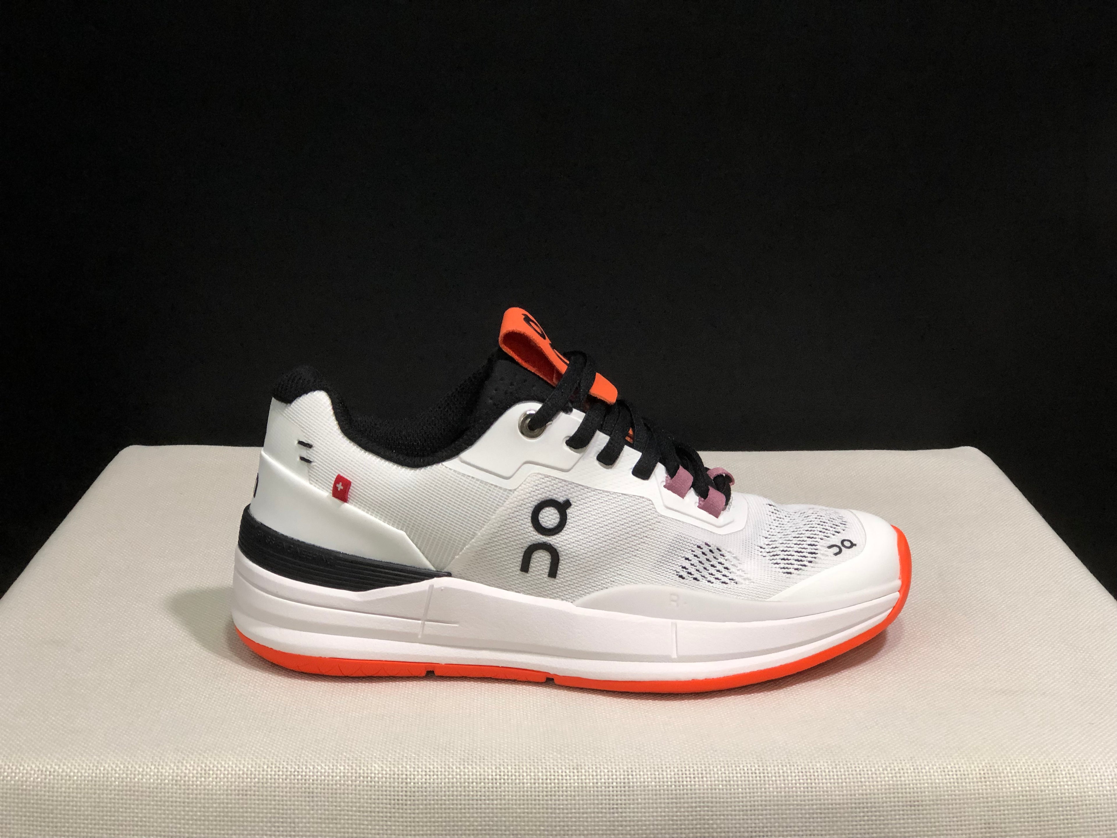 On Running The Roger Rro Durable And Breathable Tennis Shoes White/Tangerine