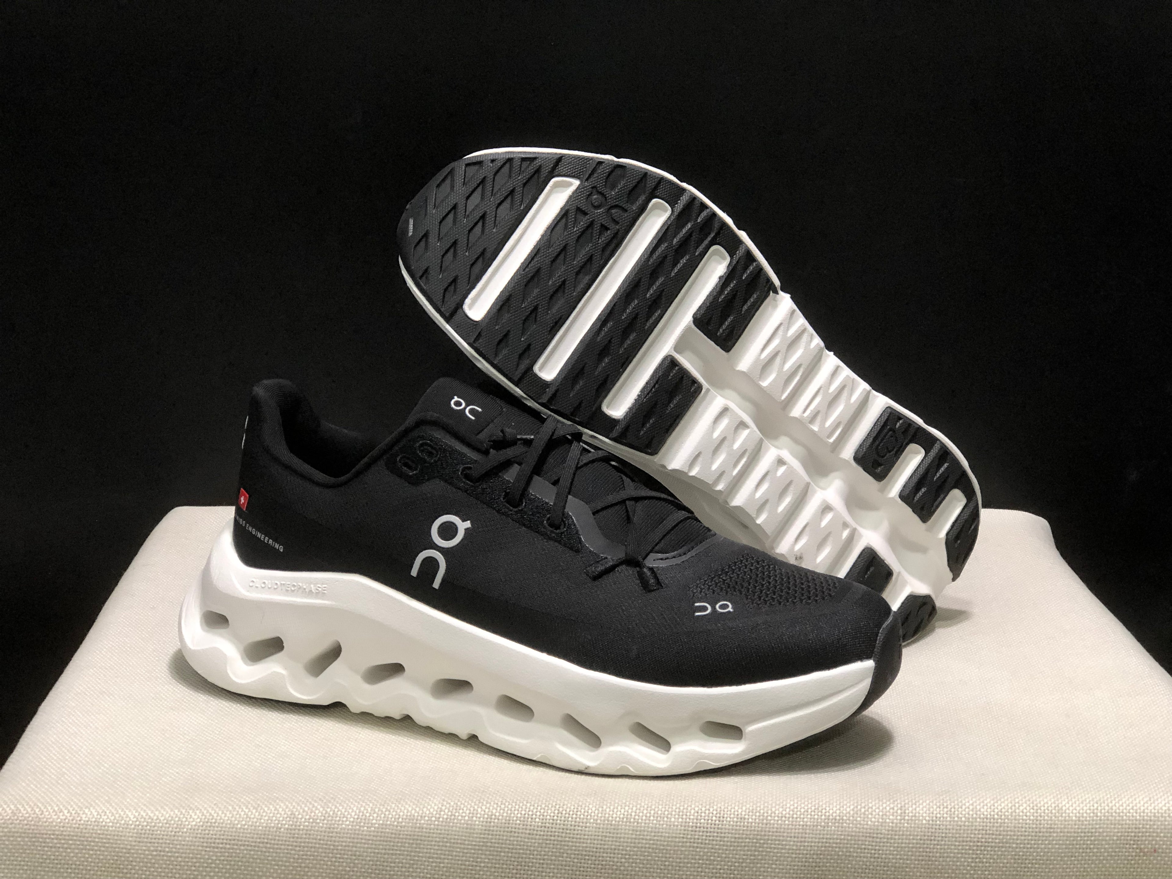 On Running Cloudtilt Durable White/Black Casual Life Shoes