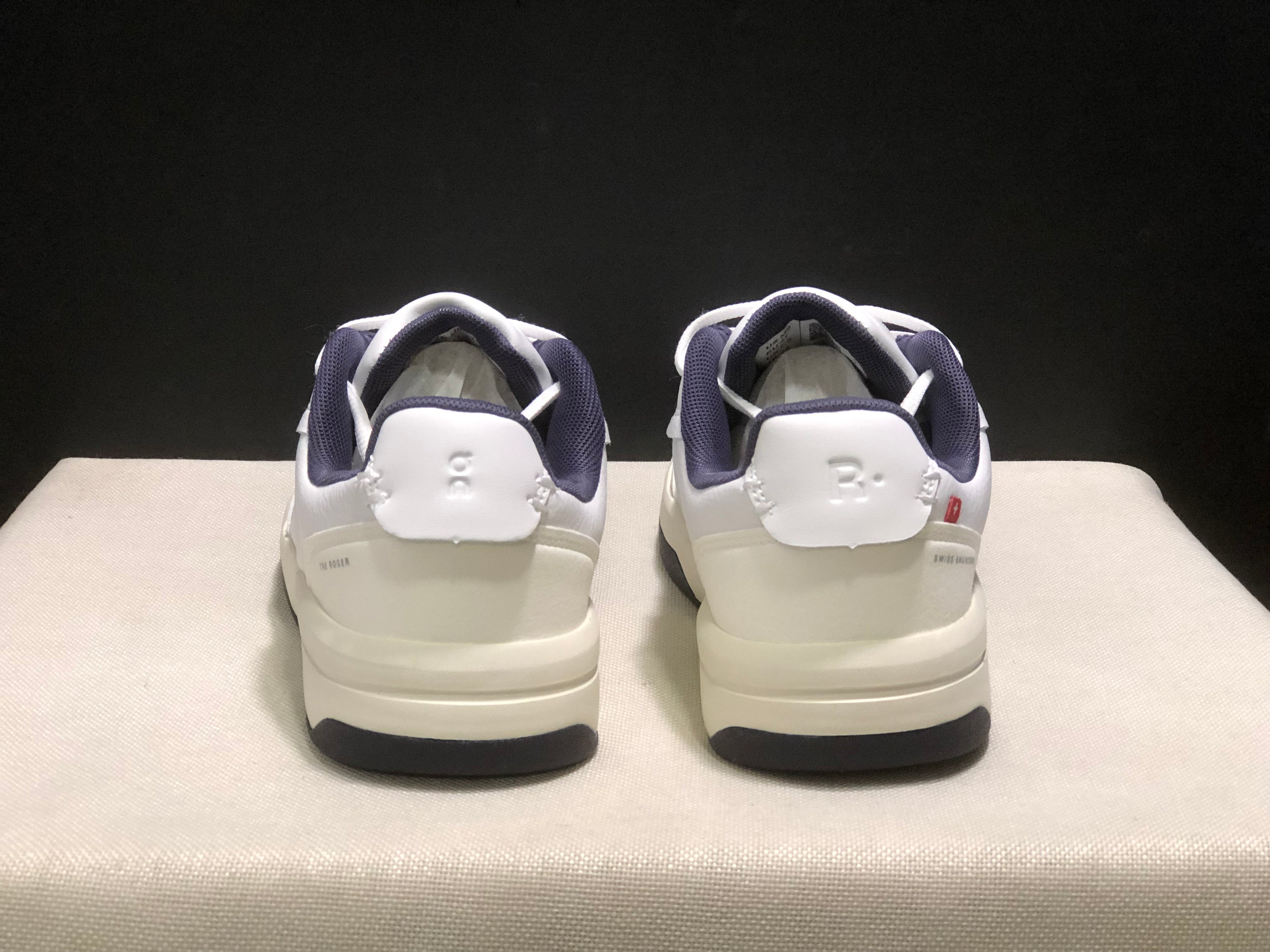 On Running The Roger Clubhouse Casual Sneakers White/Midnight