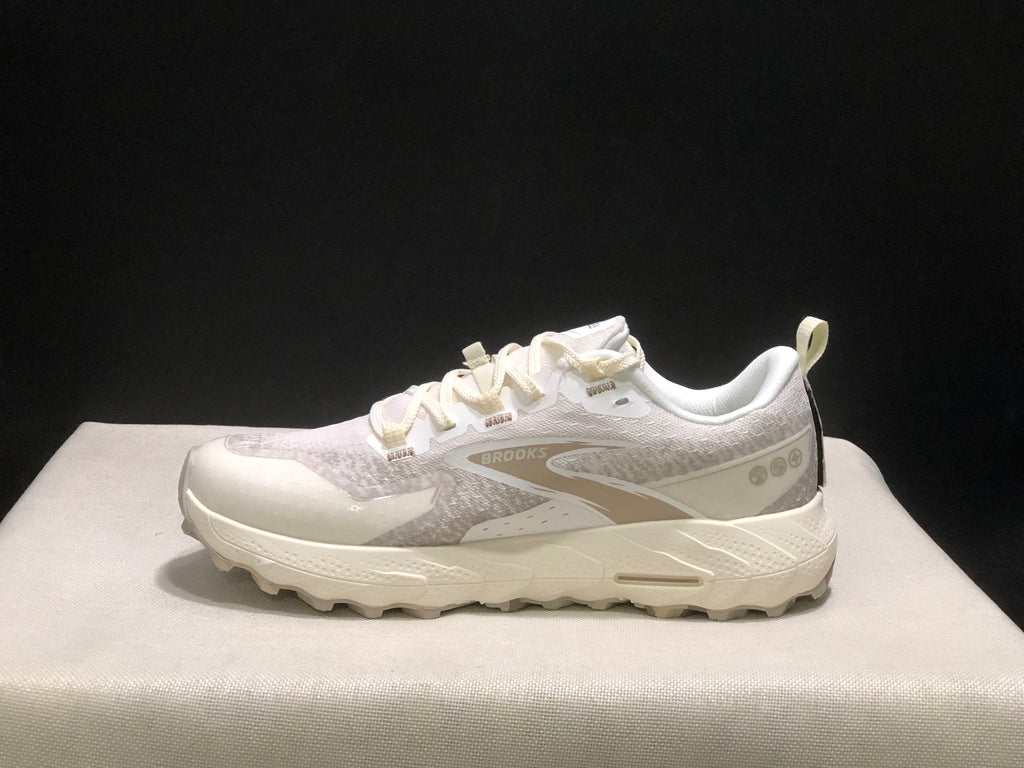 Brooks Cascadia 18 Low-top Running Shoes Coconut/Chateou/White