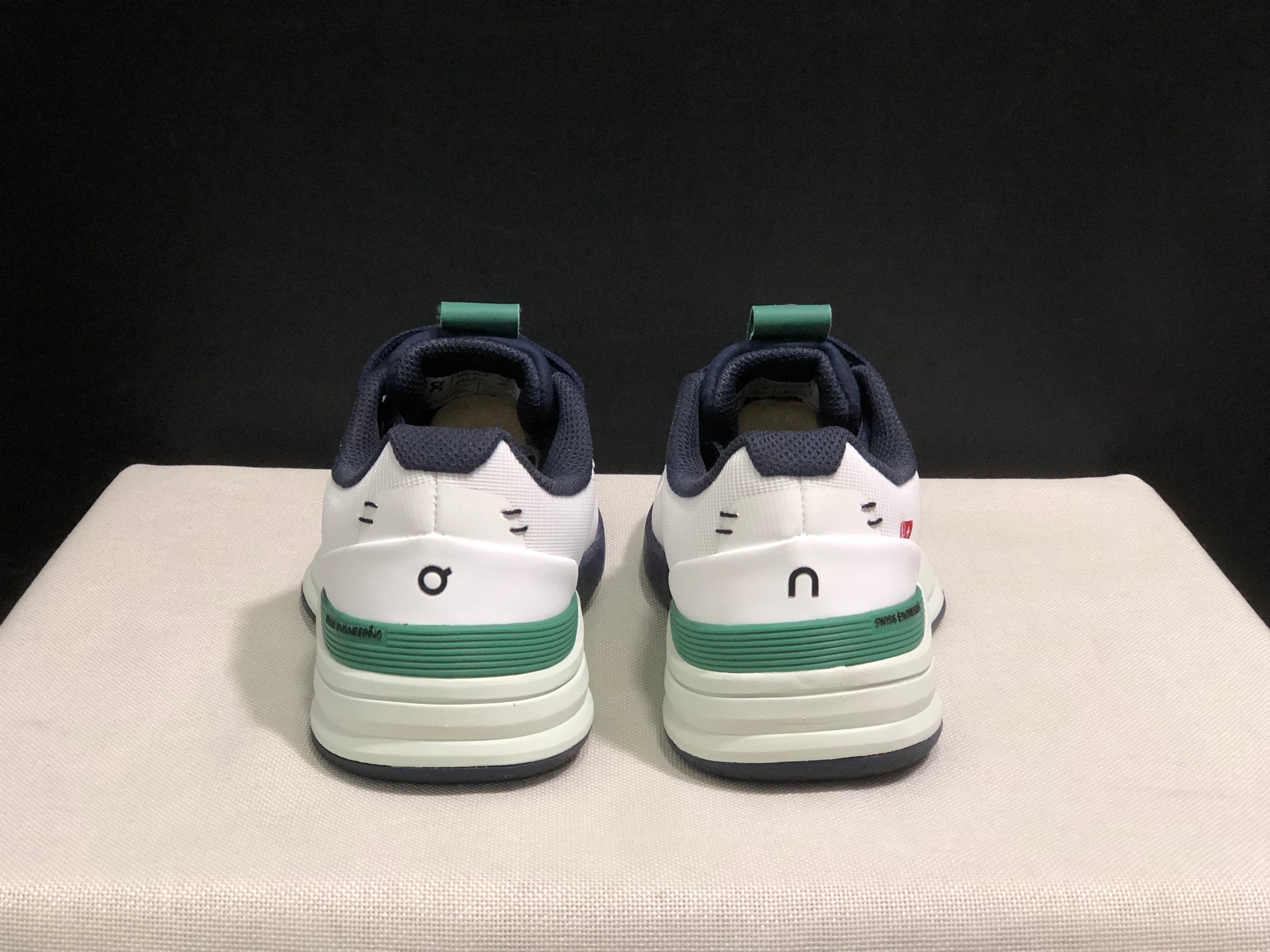 On Running The Roger Rro Durable And Breathable Tennis Shoes White/Dark Blue