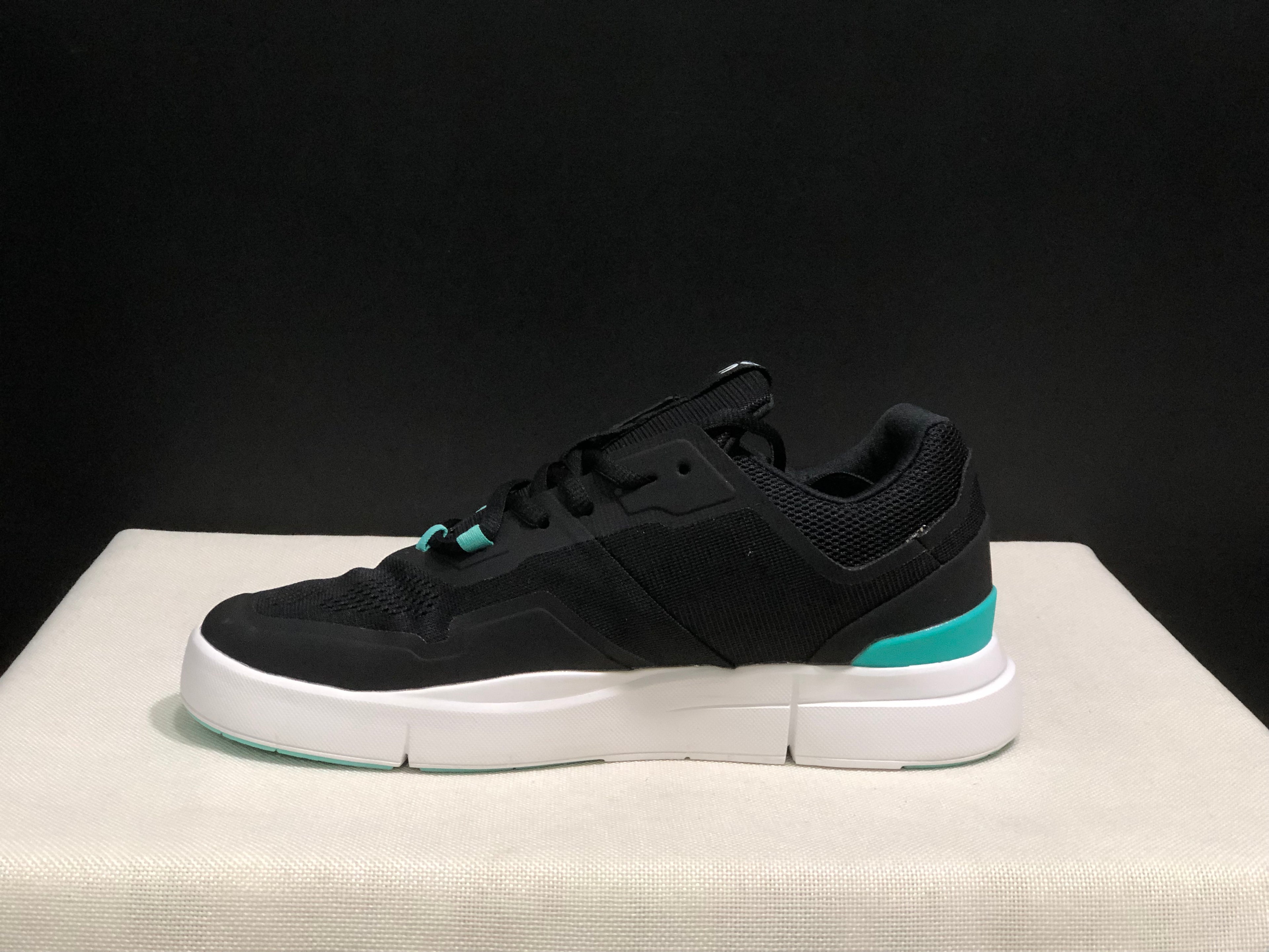 On Running The Roger Spin Breathable Mesh Sneakers Black/Green