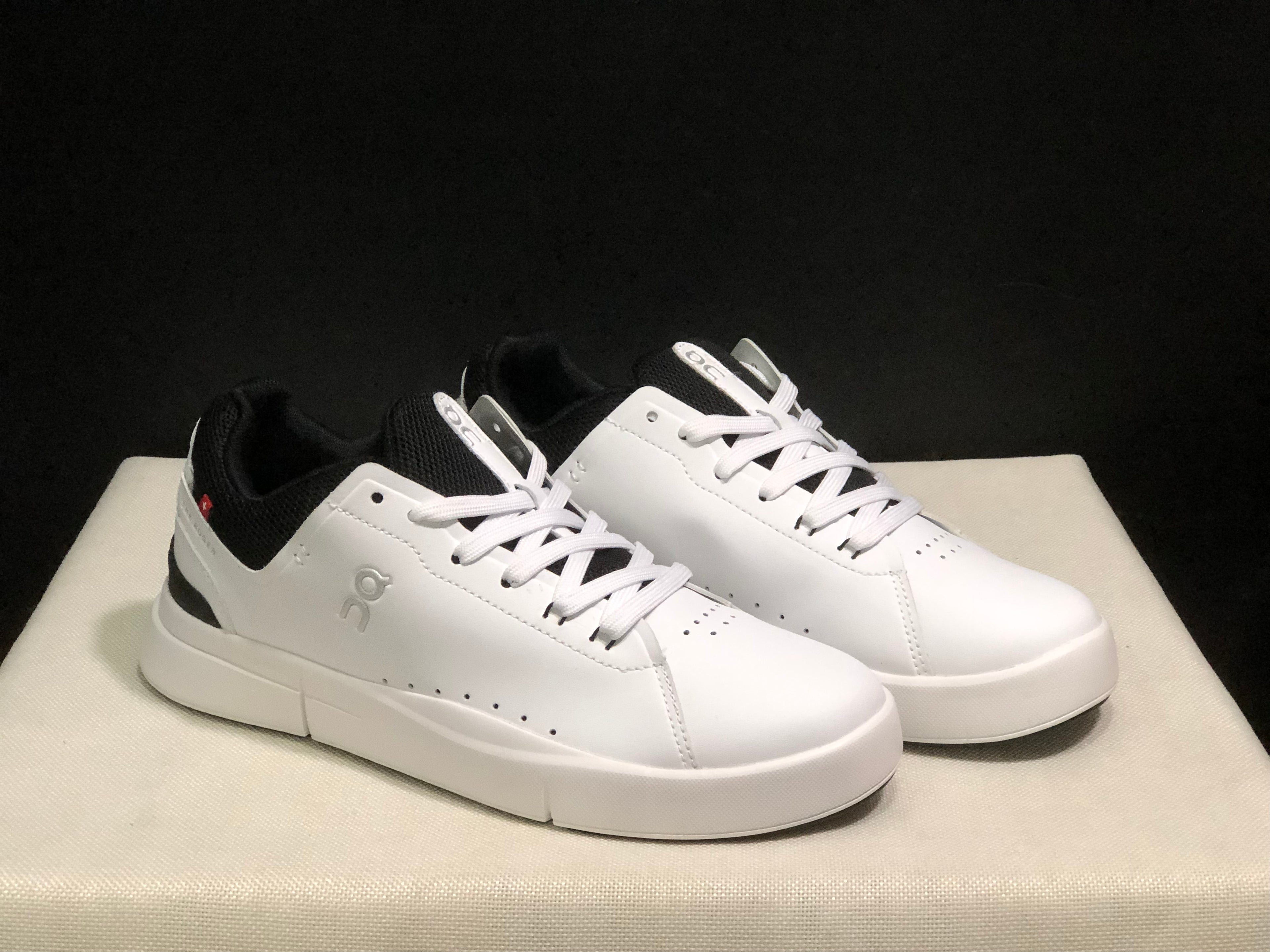 On Running The Roger Spin Board Shoes White/Black