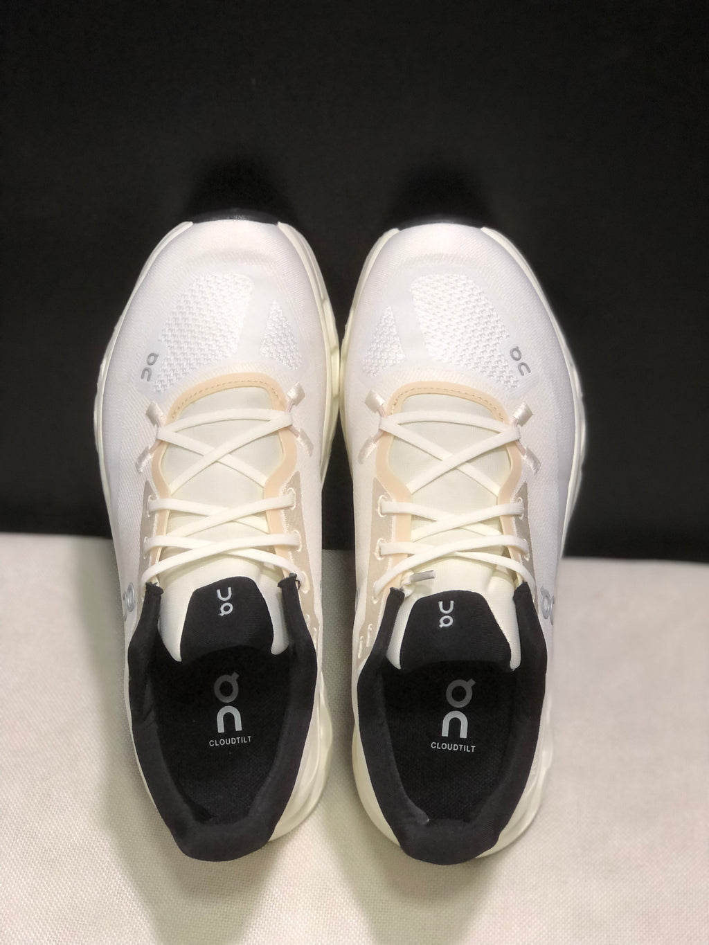 On Running Cloudtilt Shock Absorption Casual Running Shoes Beige/Black