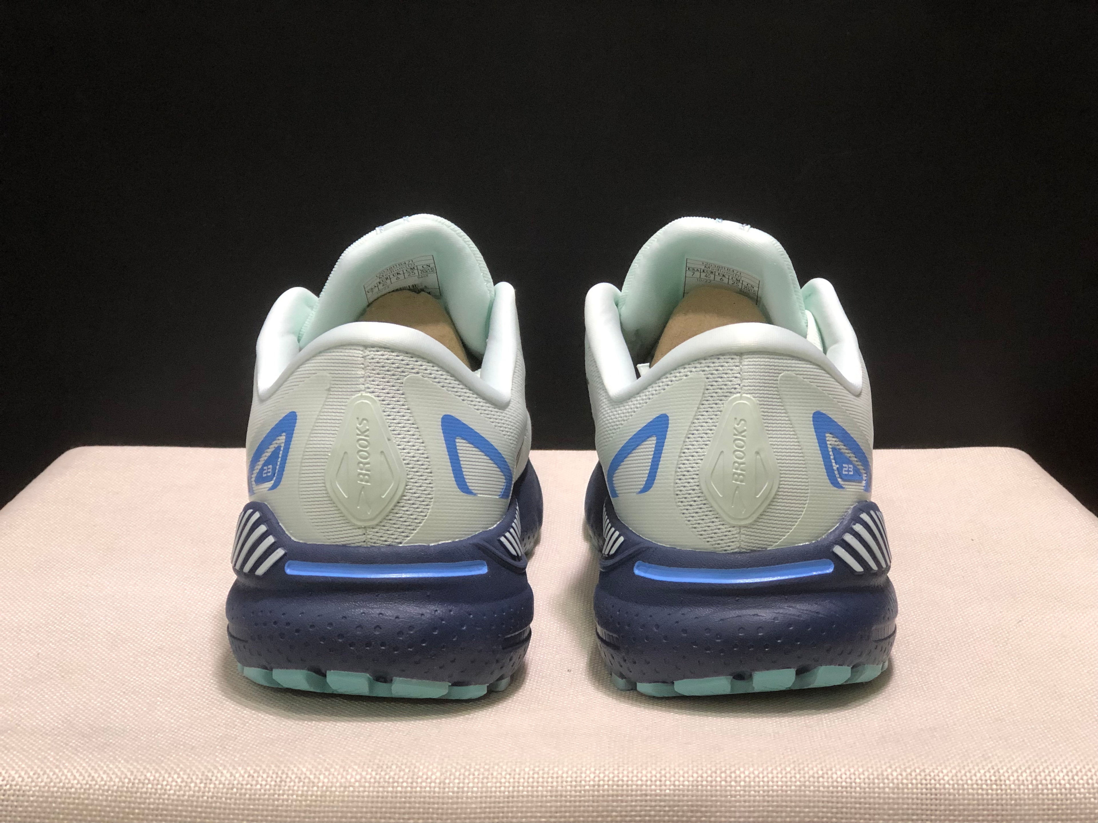 Brooks Adrenaline GTS 23 Shock-absorbing Wear-resistant Low-top Running Shoes White/Blue