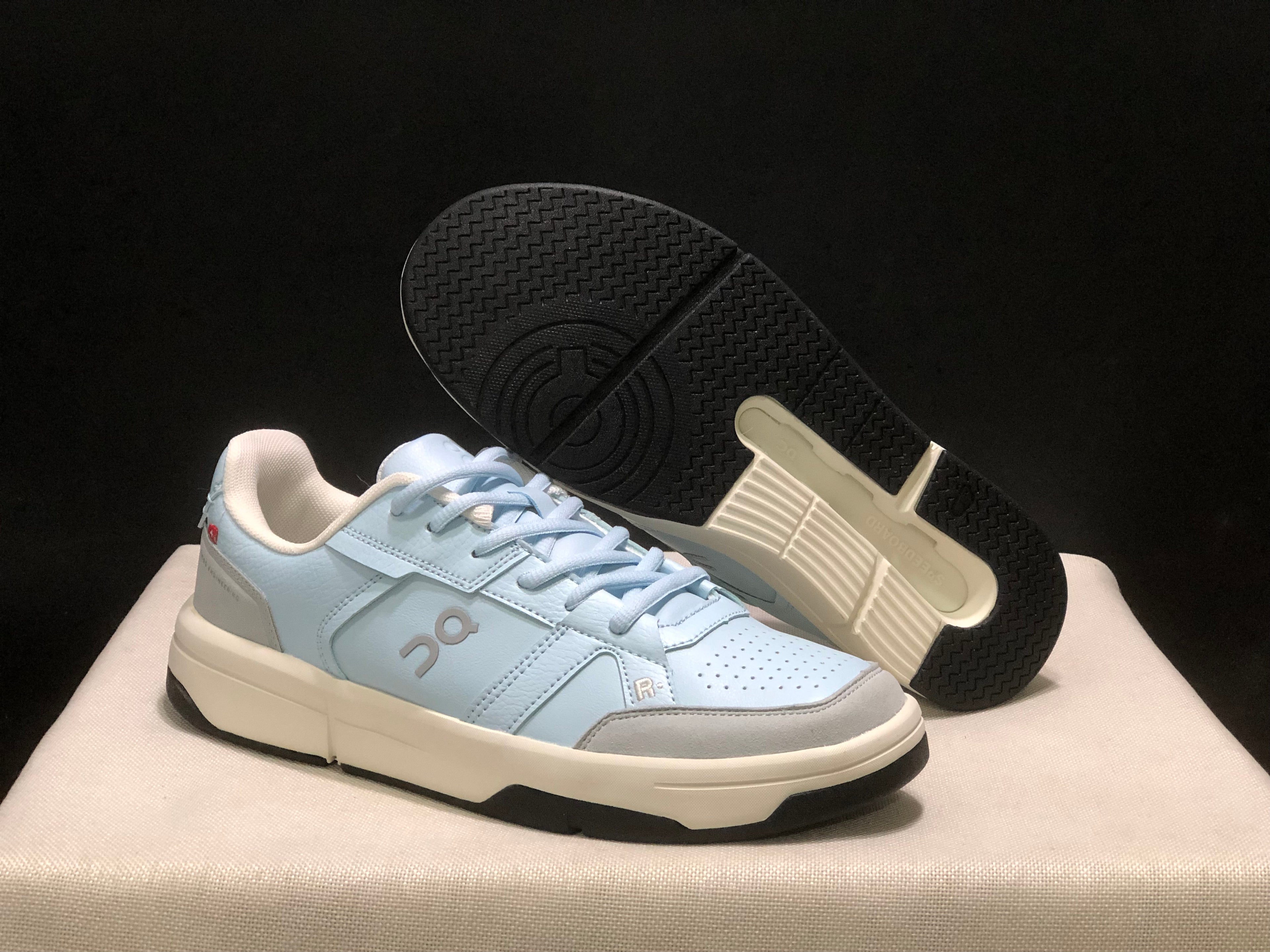 On Running The Roger Clubhouse Casual Sneakers Sky Blue