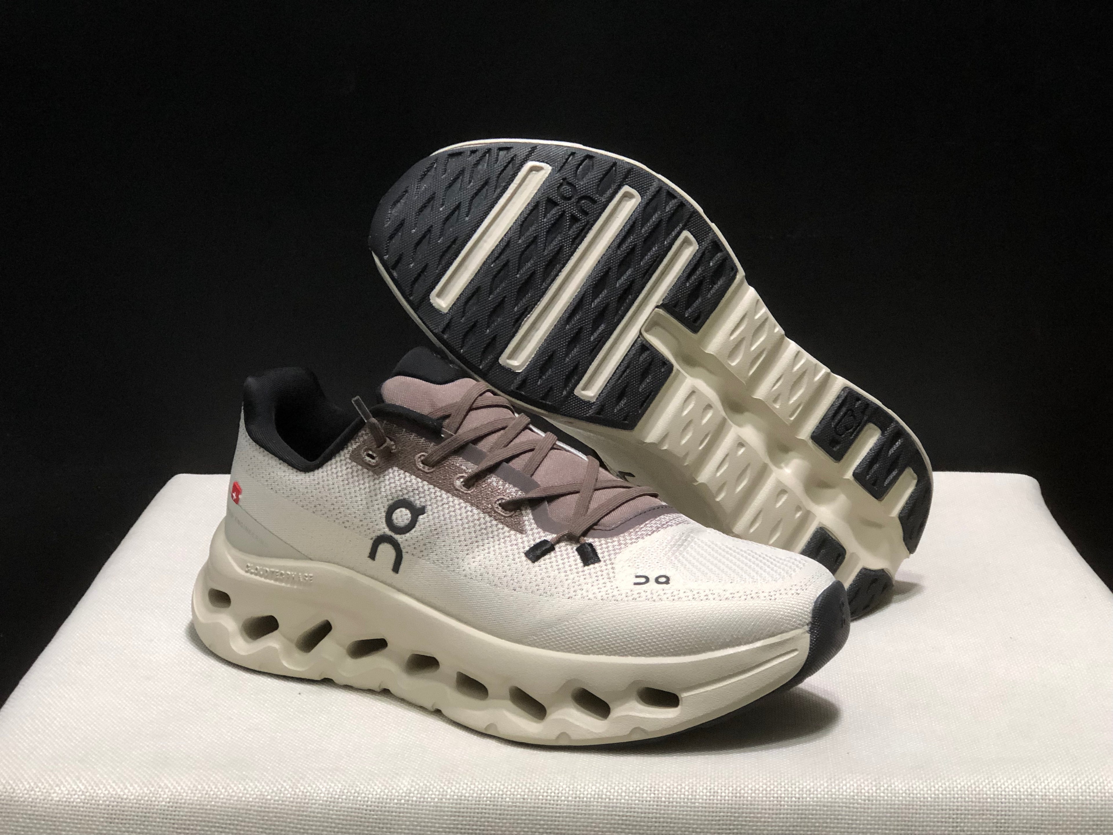 On Running Cloudtilt Durable Casual Life Shoes Ivory/Light Brown