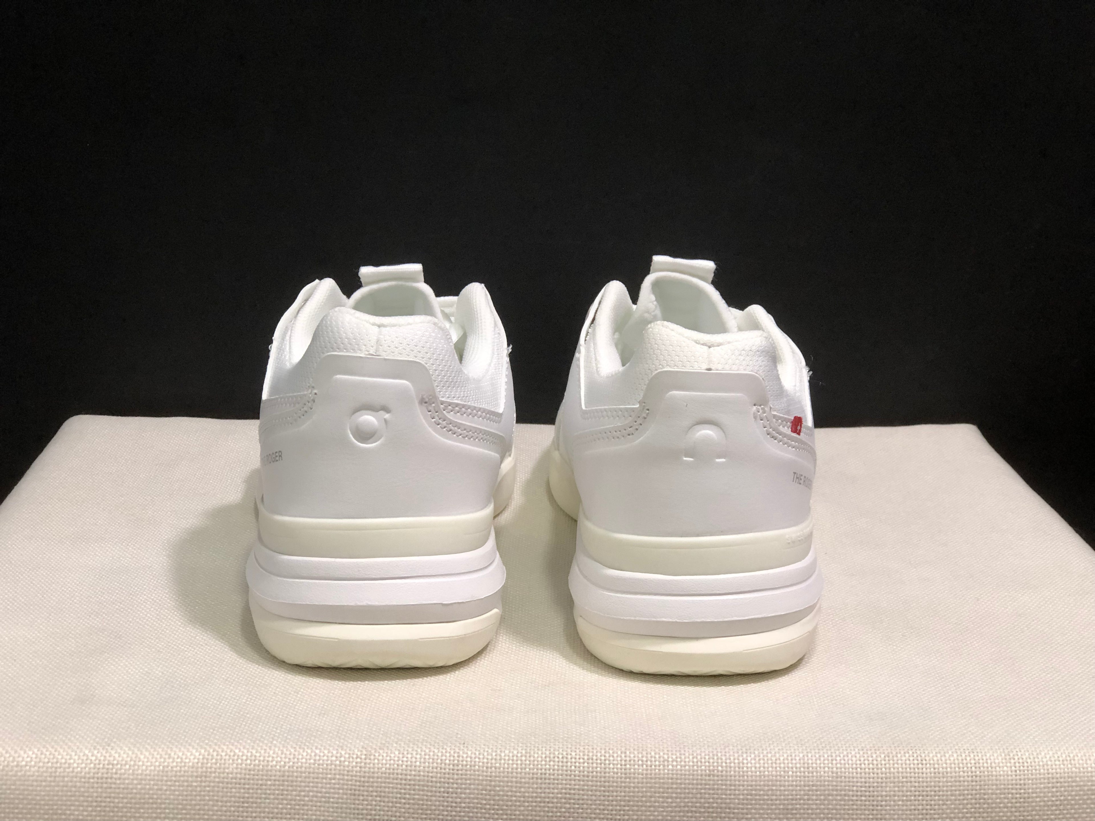 On Running The Roger Clubhouse Pro Anti-Slip Sports Shoes All White