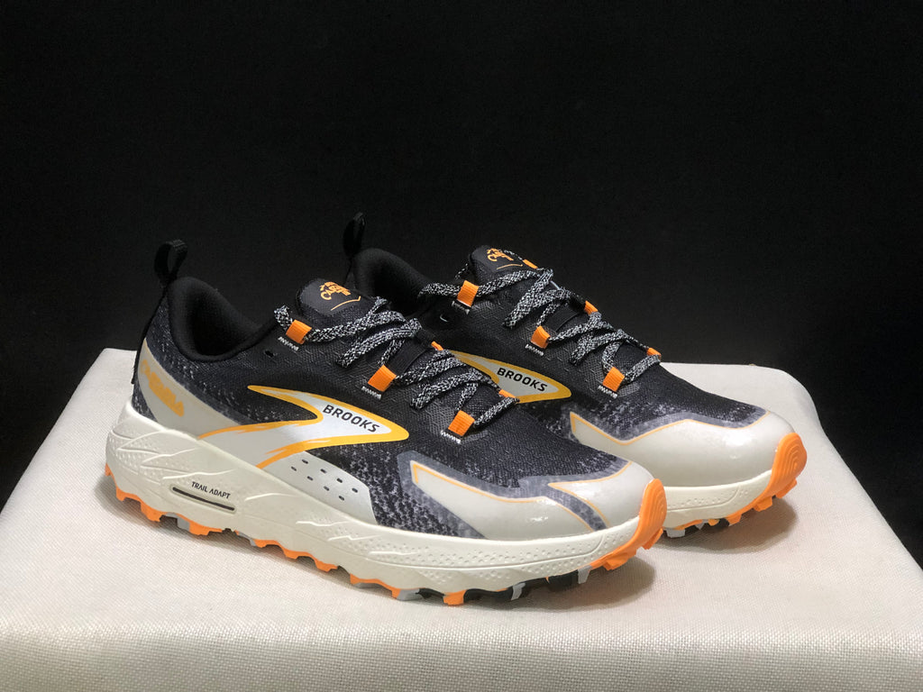 Brooks Cascadia 18 Low-top Running Shoes Black/Orange