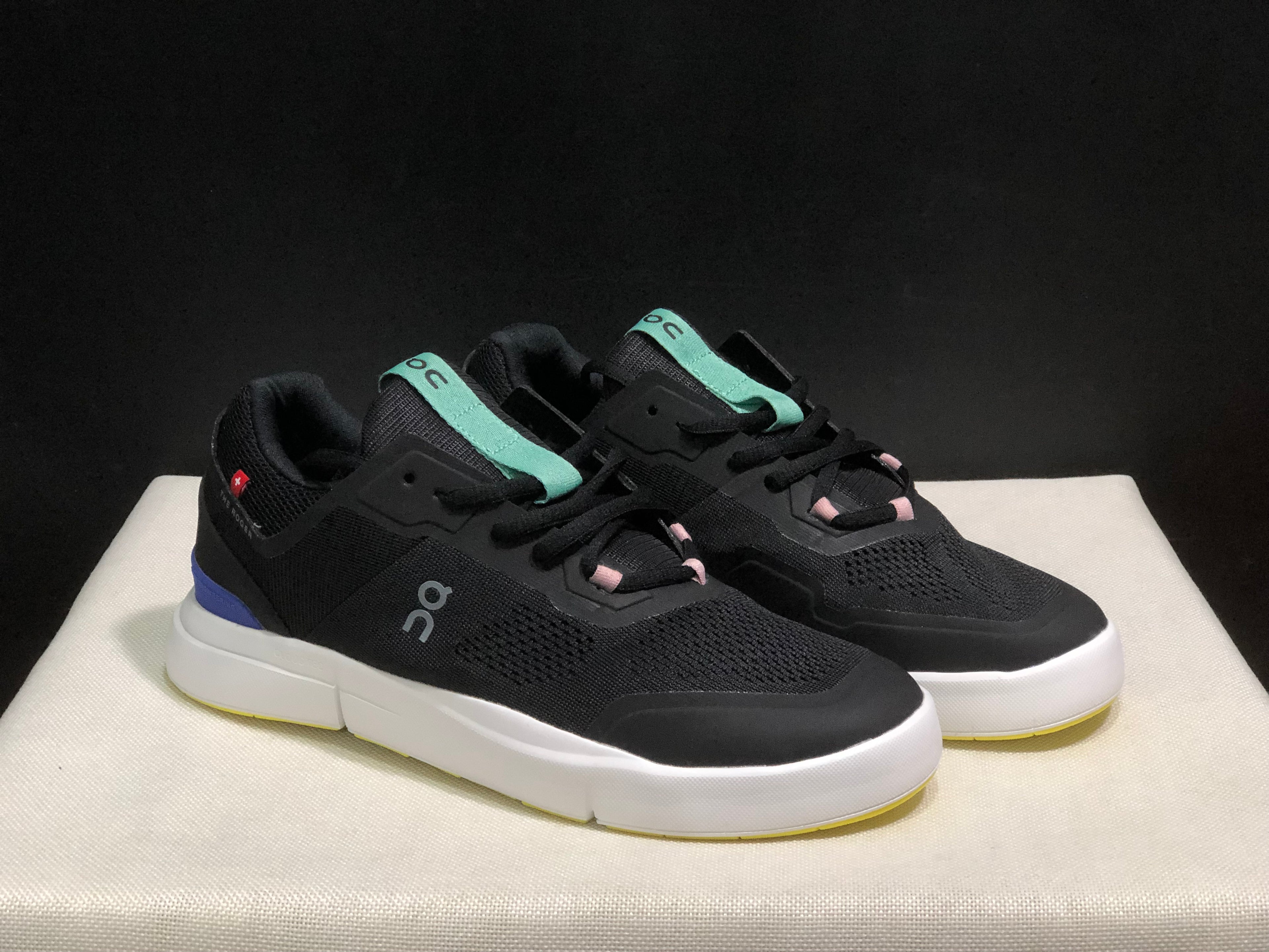 On Running The Roger Spin Breathable Mesh Sneakers Black