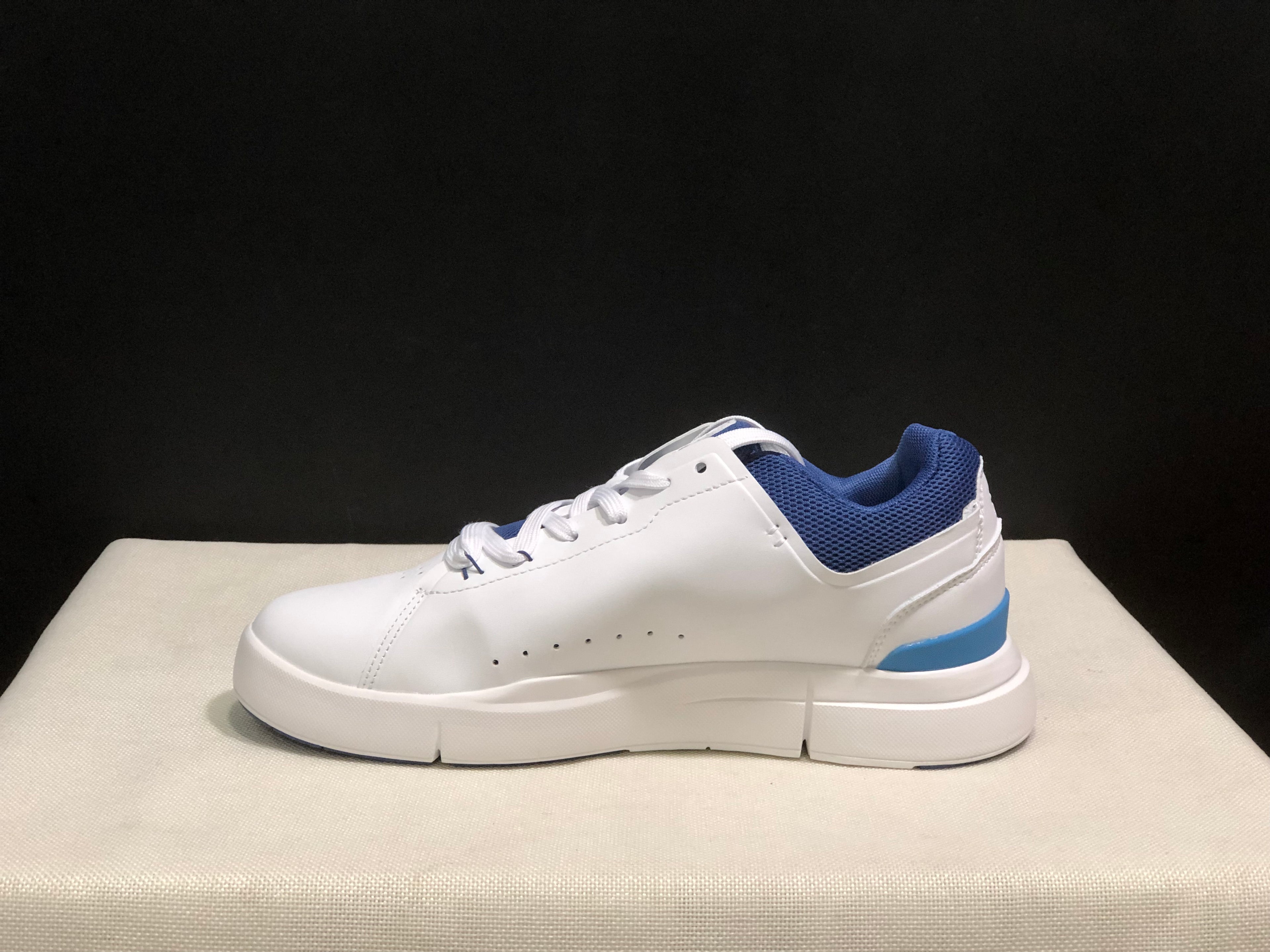 On Running The Roger Spin Board Shoes White/Royal