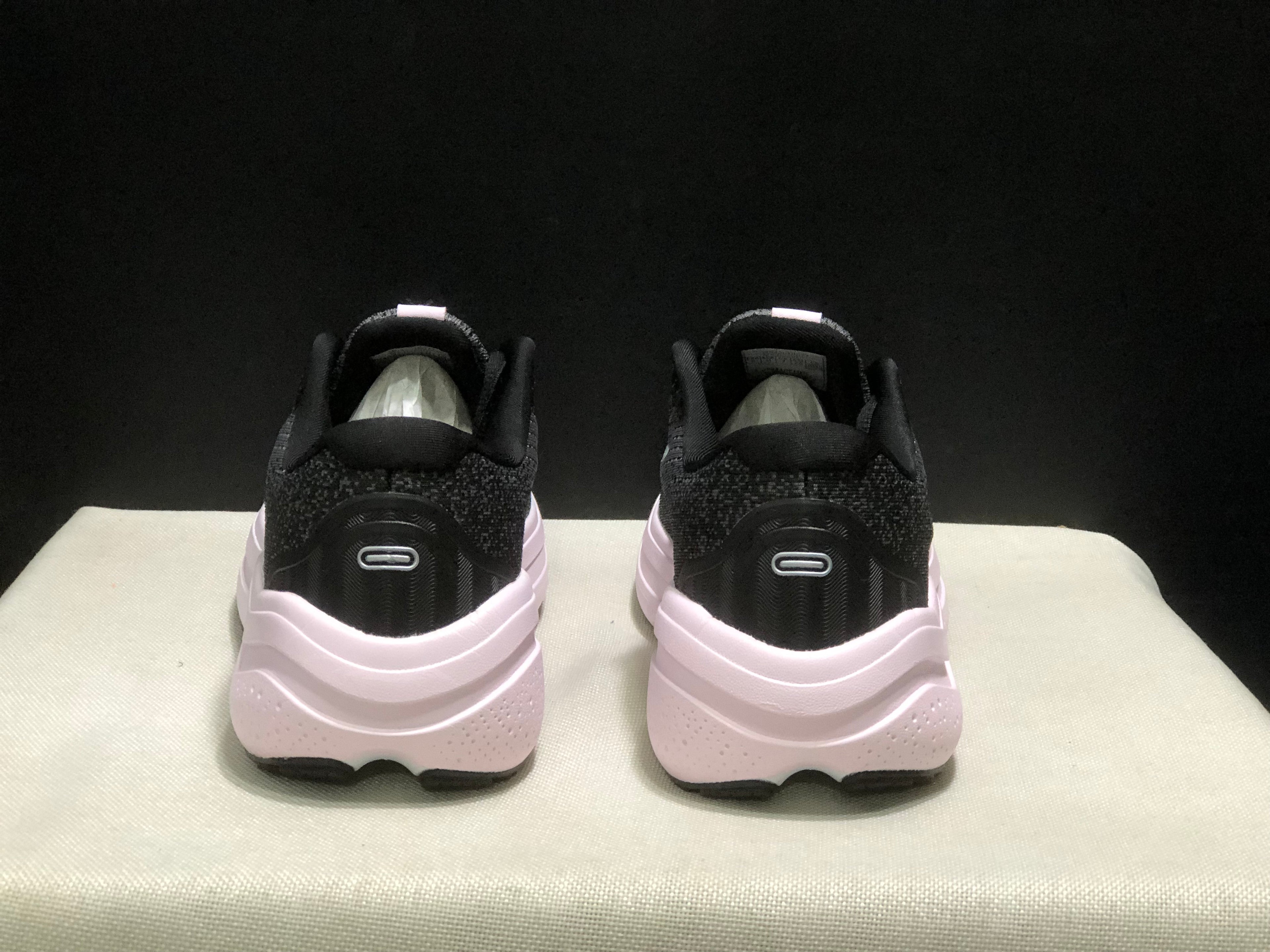 Brooks Ghost Max 2 Breathable Low-top Running Shoes Black/Pink