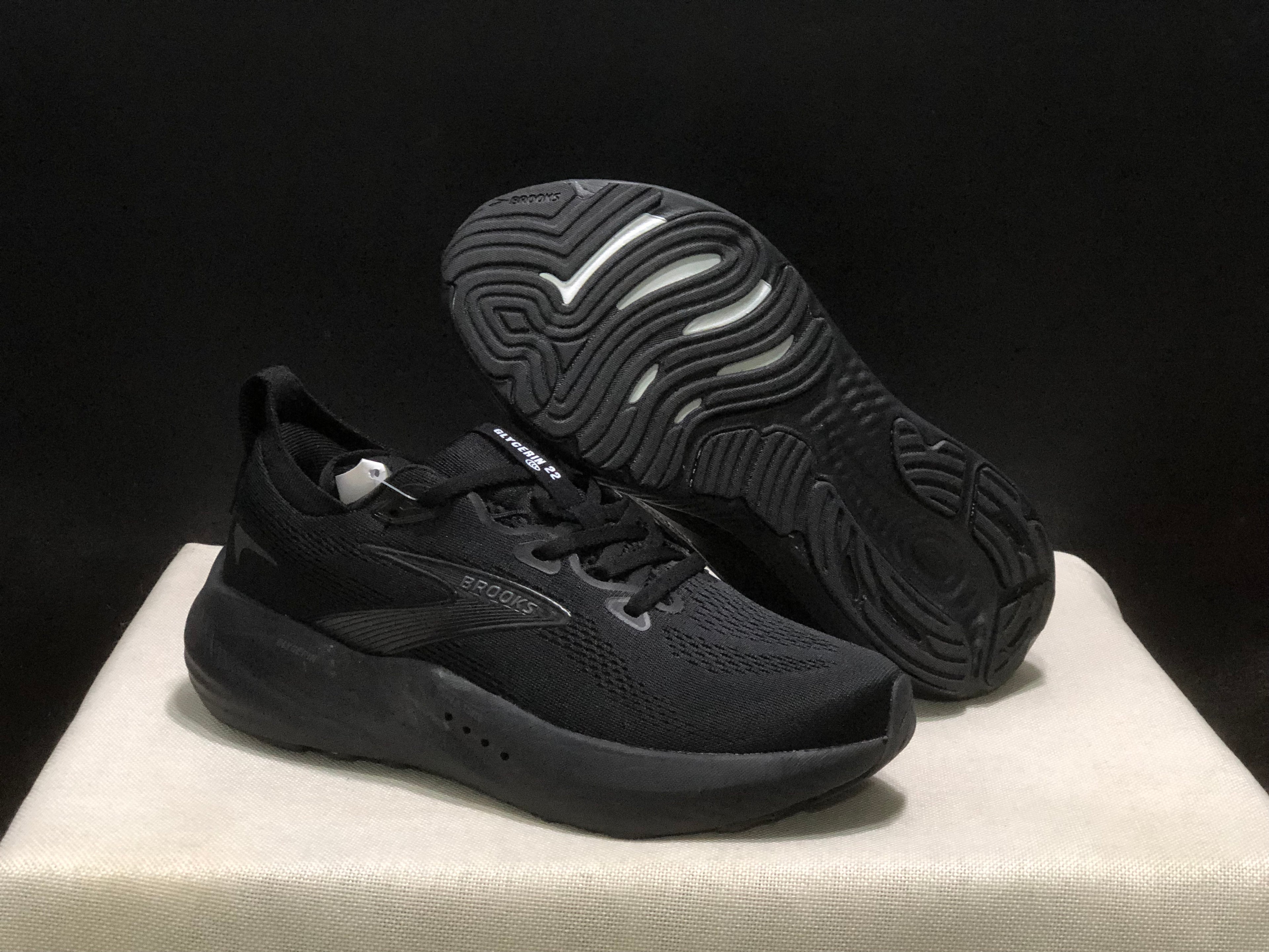 Brooks Glycerin 22 Comfortable Running Shoes Black