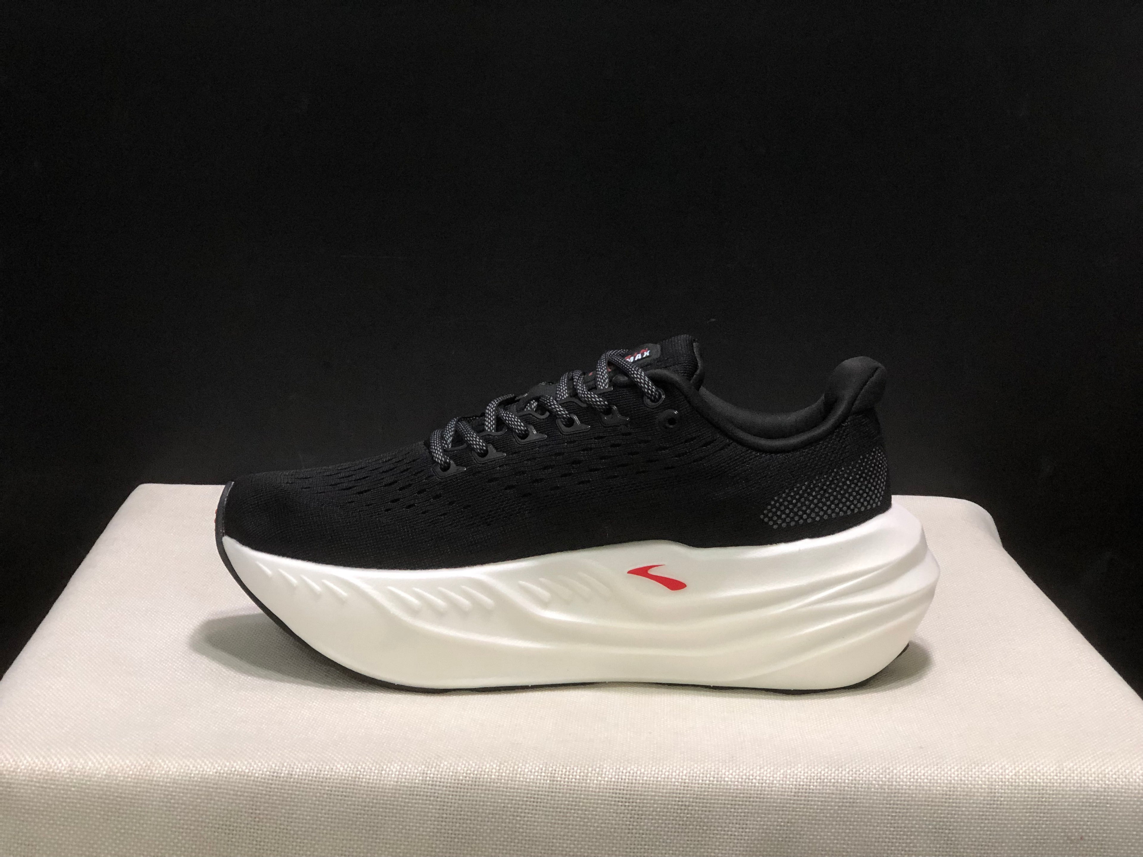 Brooks Glycerin Max Comfortable Low-top Running Shoes Black/White