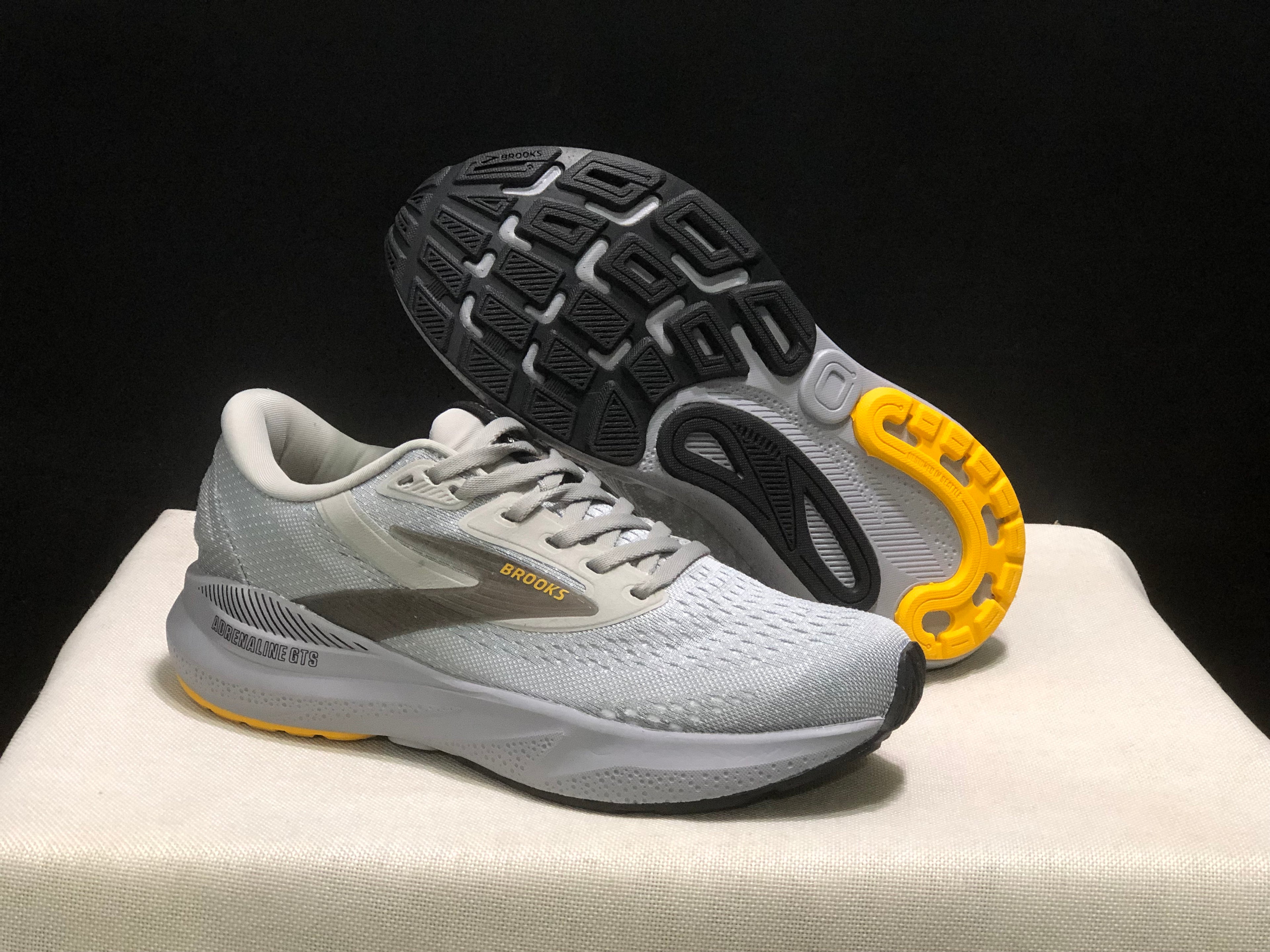 Brooks Adrenaline GTS 24 Casual Running Shoes Silver/White/Gold Fusion