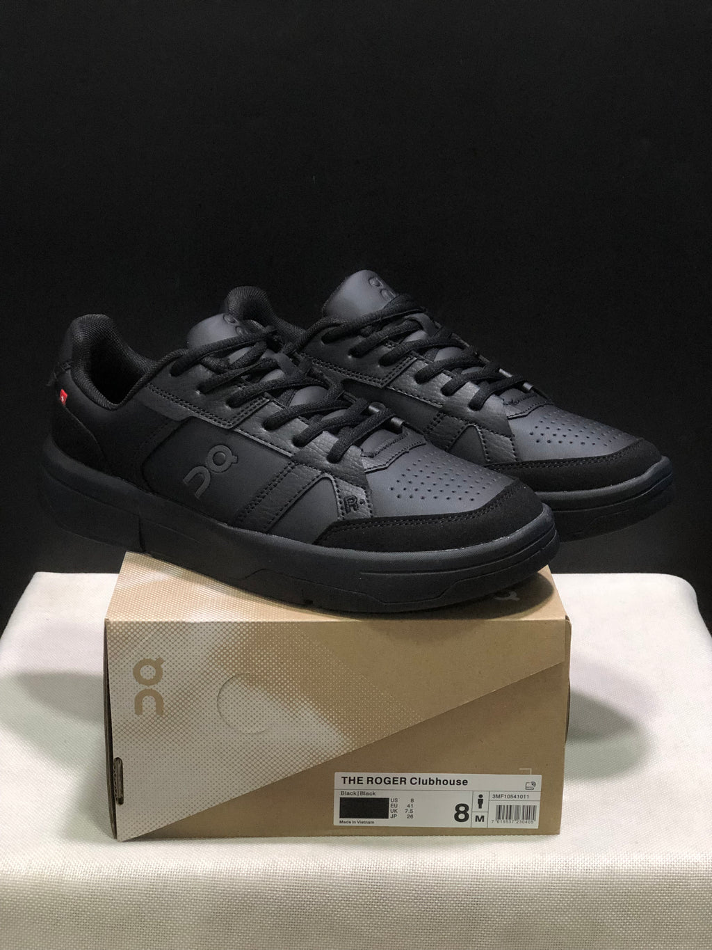 On Running The Roger Clubhouse Casual Sneakers All Black