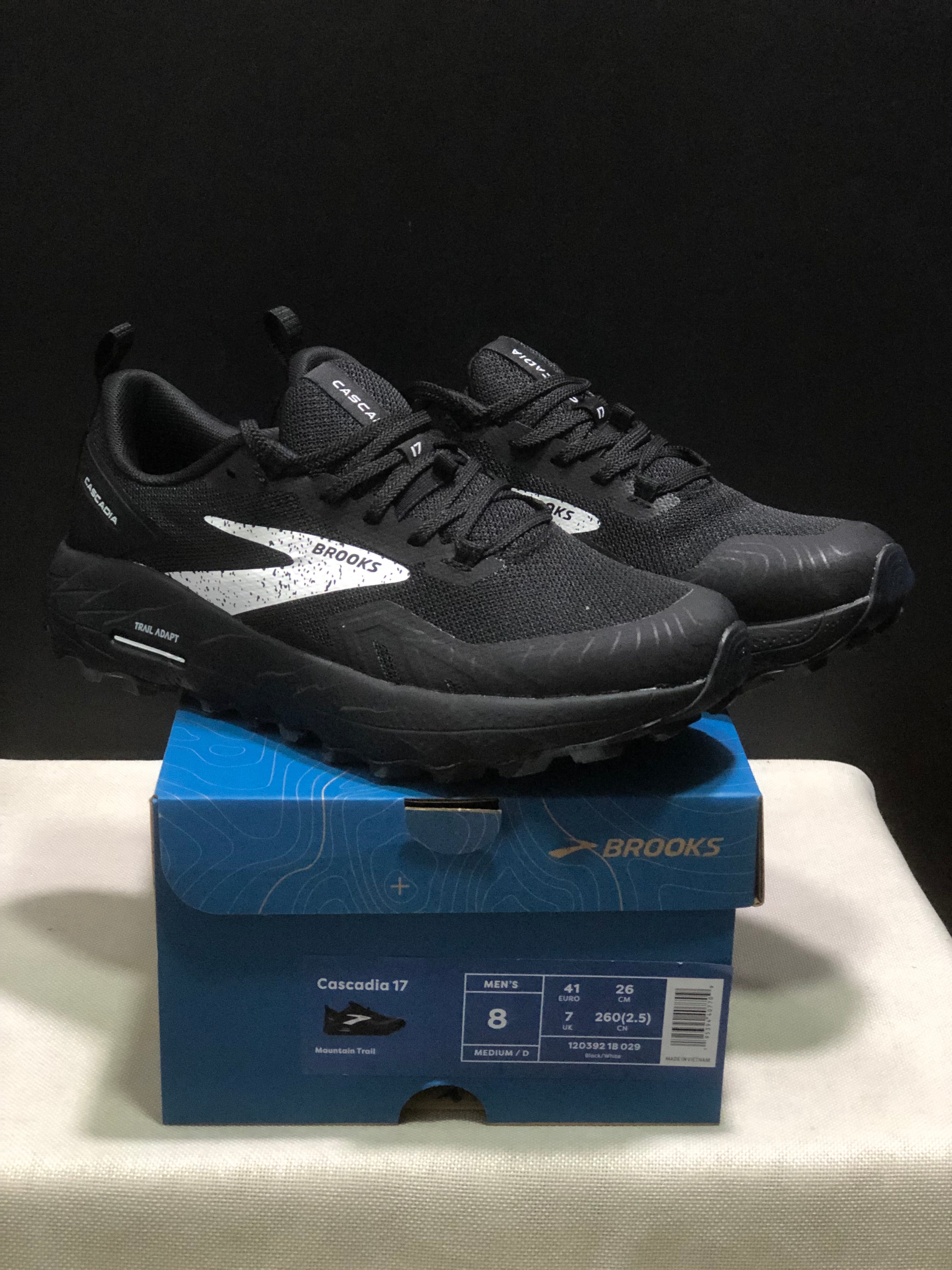 Brooks Cascadia 17 Trail Running Shoes Black/White