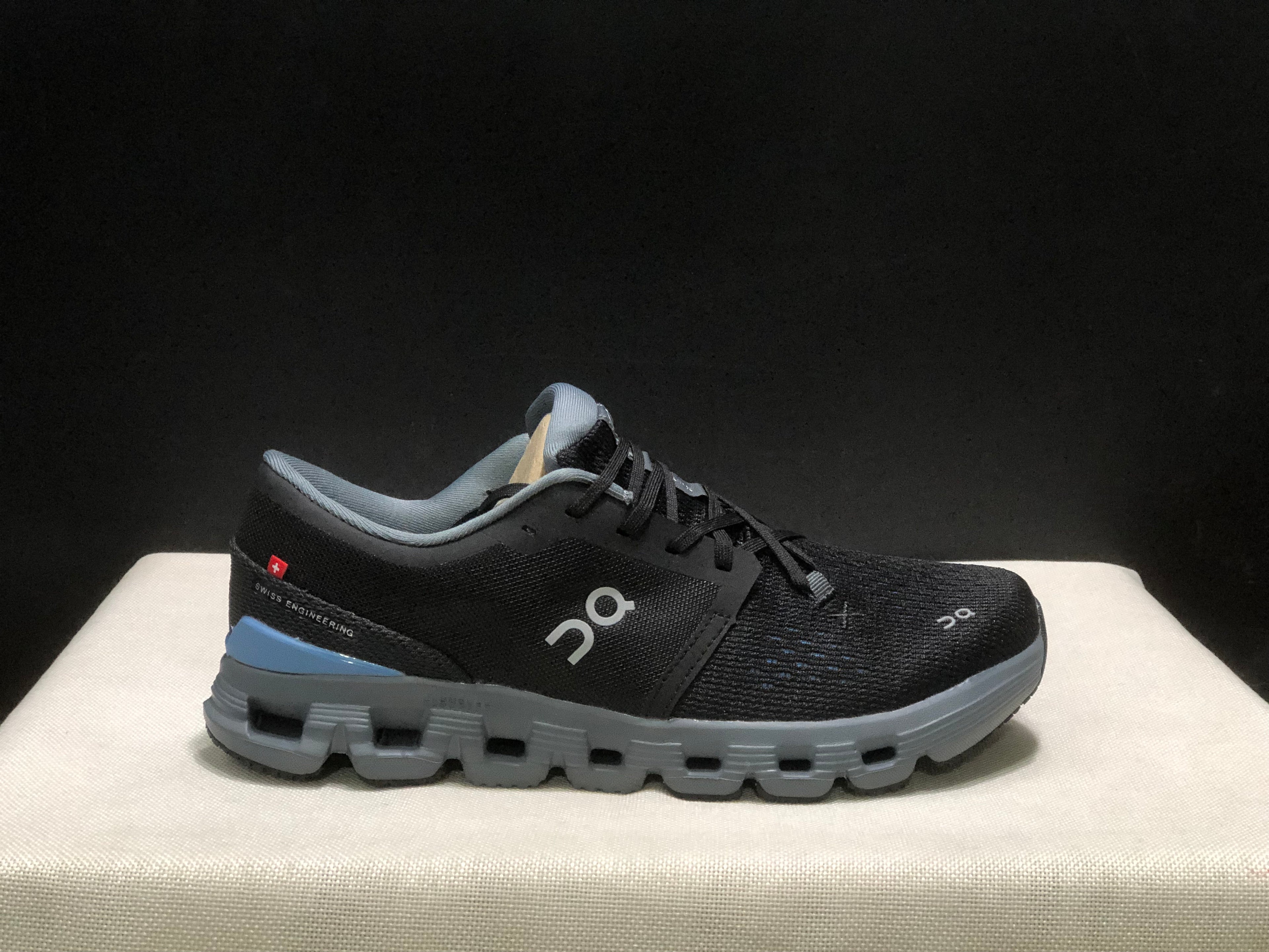 On Running Cloud X4 Comfortable Running Shoes Black/Ash