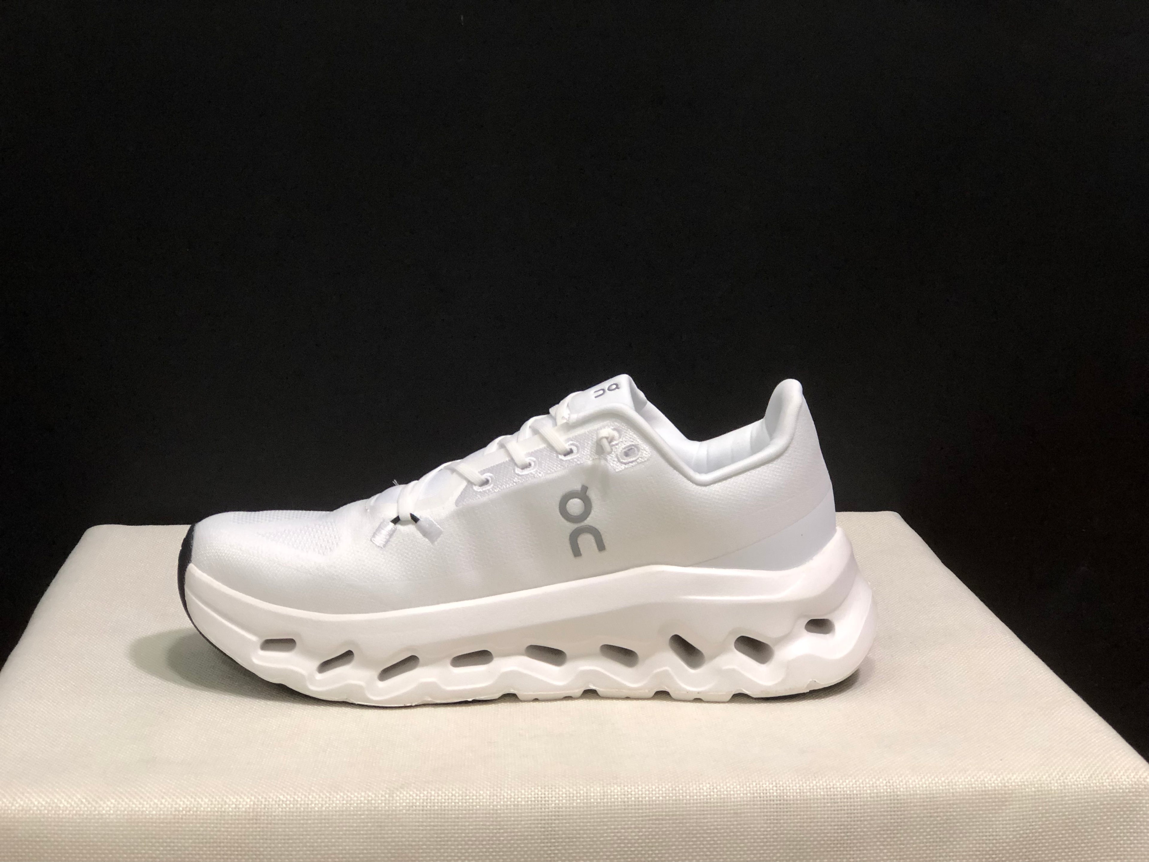 On Running Cloudtilt Durable Casual Life Shoes White/Rainbow Colors