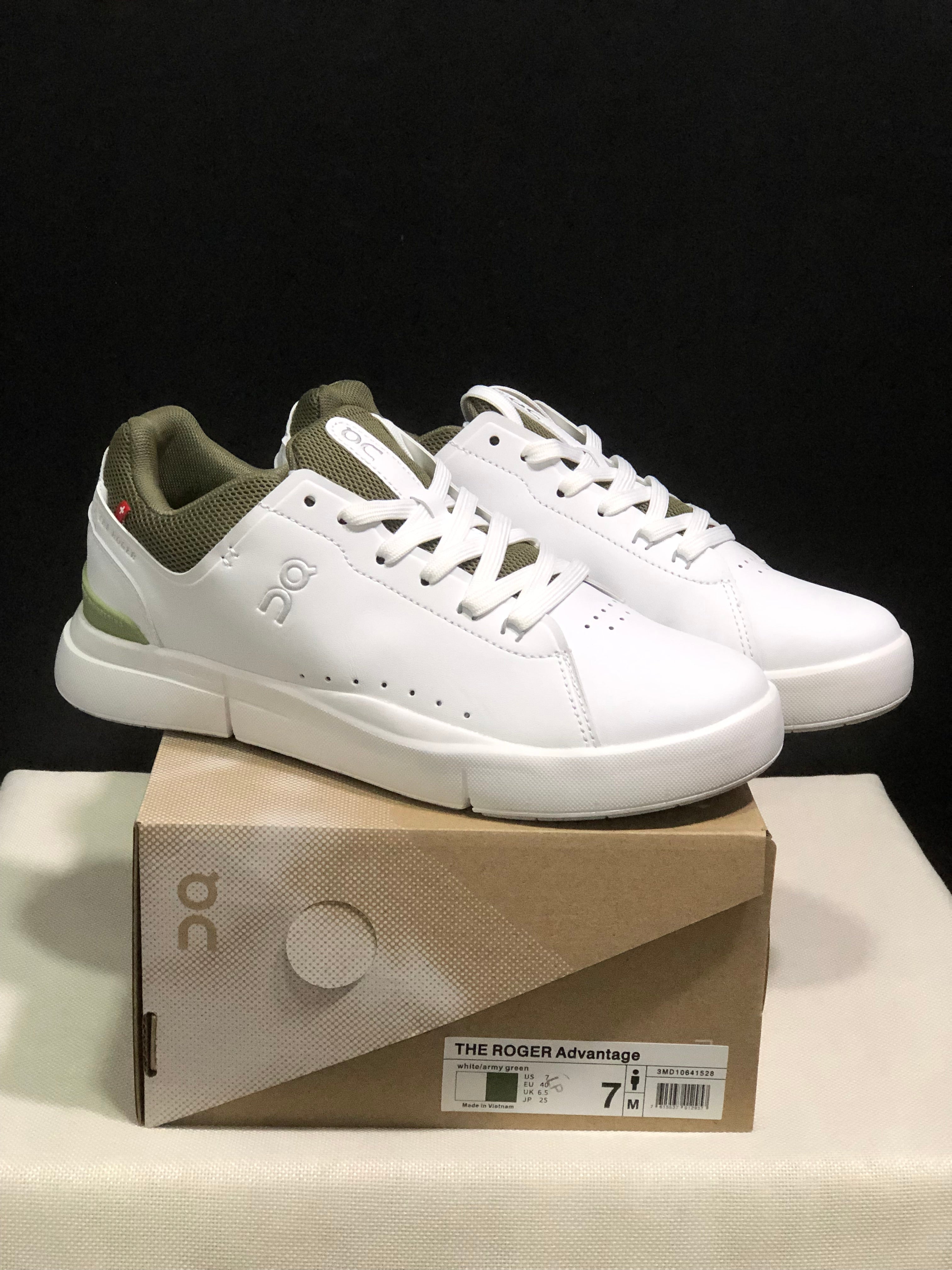 On Running The Roger Spin Breathable Mesh Sneakers White/Army Green