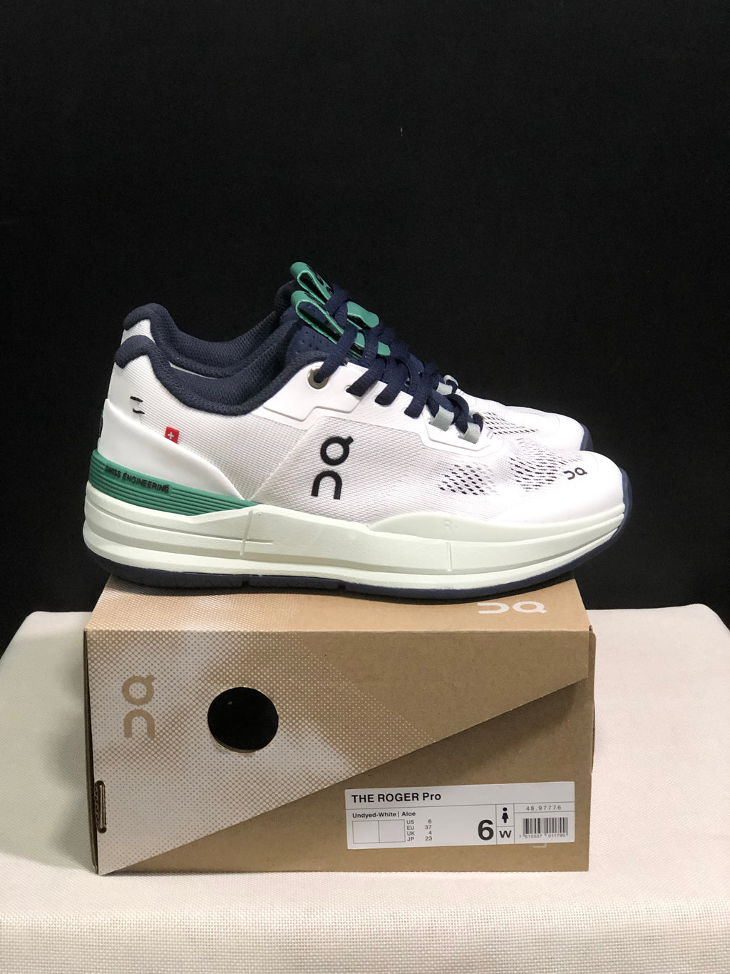 On Running The Roger Rro Durable And Breathable Tennis Shoes White/Dark Blue