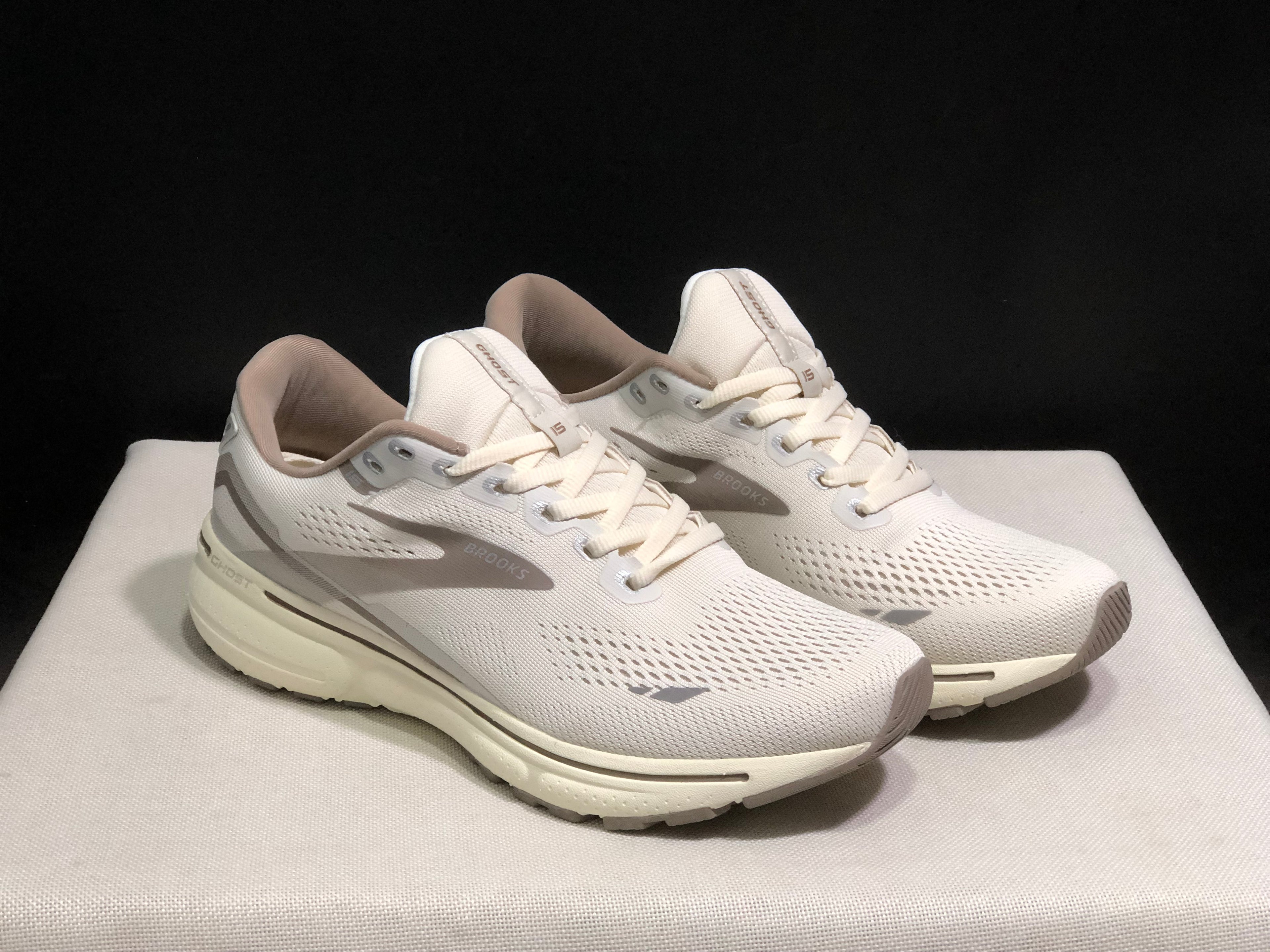 Brooks Ghost 15 Shock-absorbing Wear-resistant Low-top Running Shoes Rice White/Light Brown