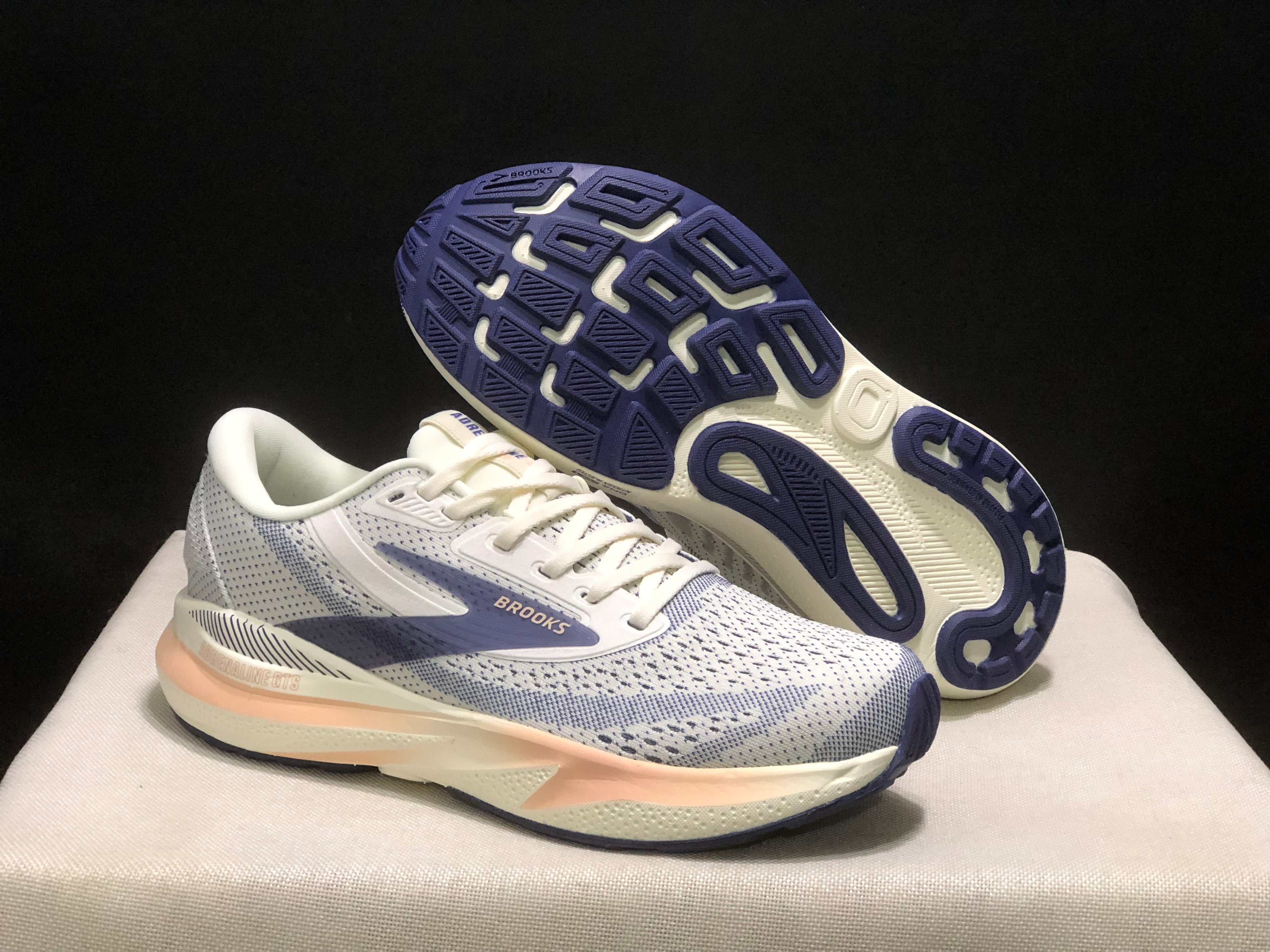 Brooks Adrenaline GTS 24 Casual Running Shoes Green/Blue Ribbon/Peach