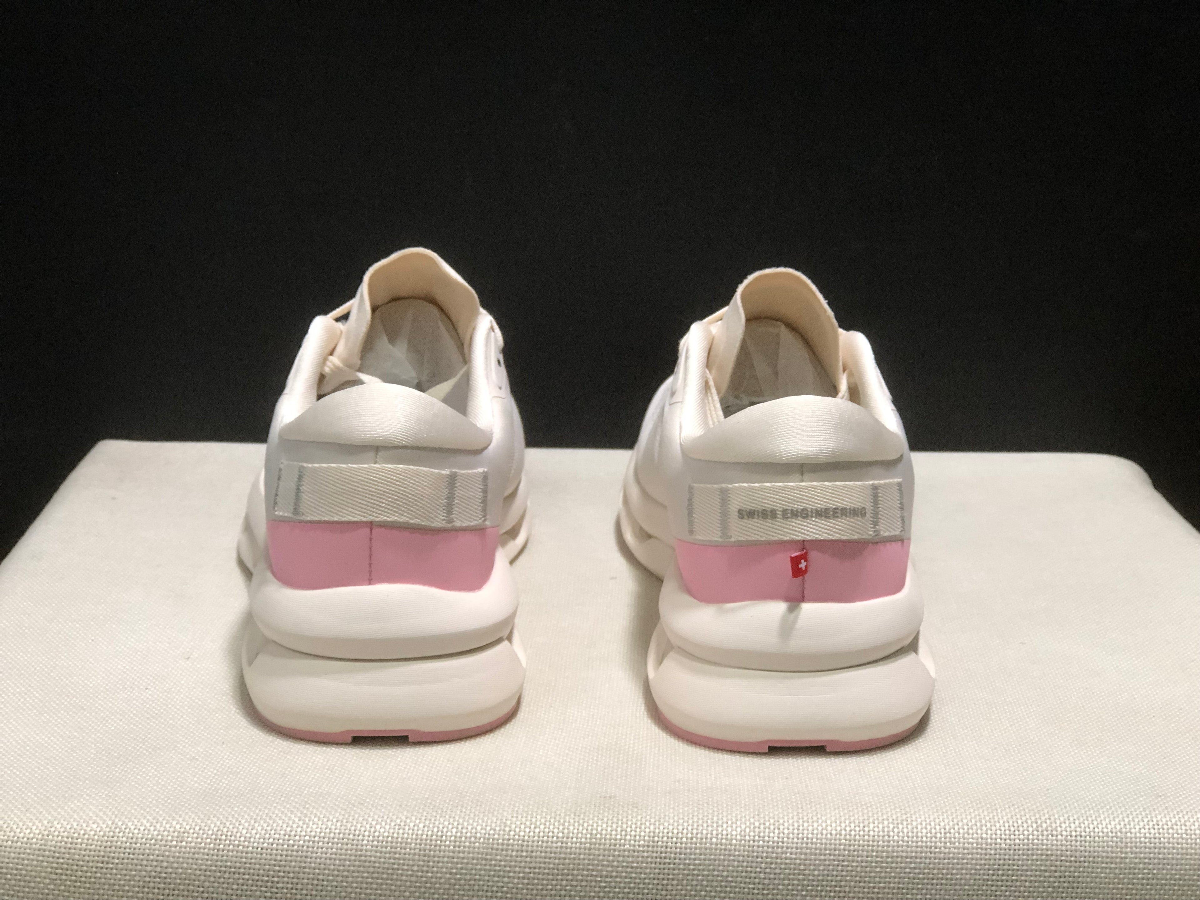 On Running Cloudzone Casual Running Shoes White/Pink