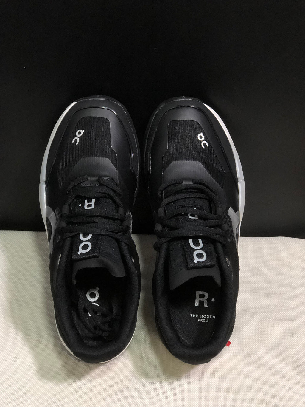 On Running The Roger Pro 2 Black/White Breathable Mesh Training Running Shoes