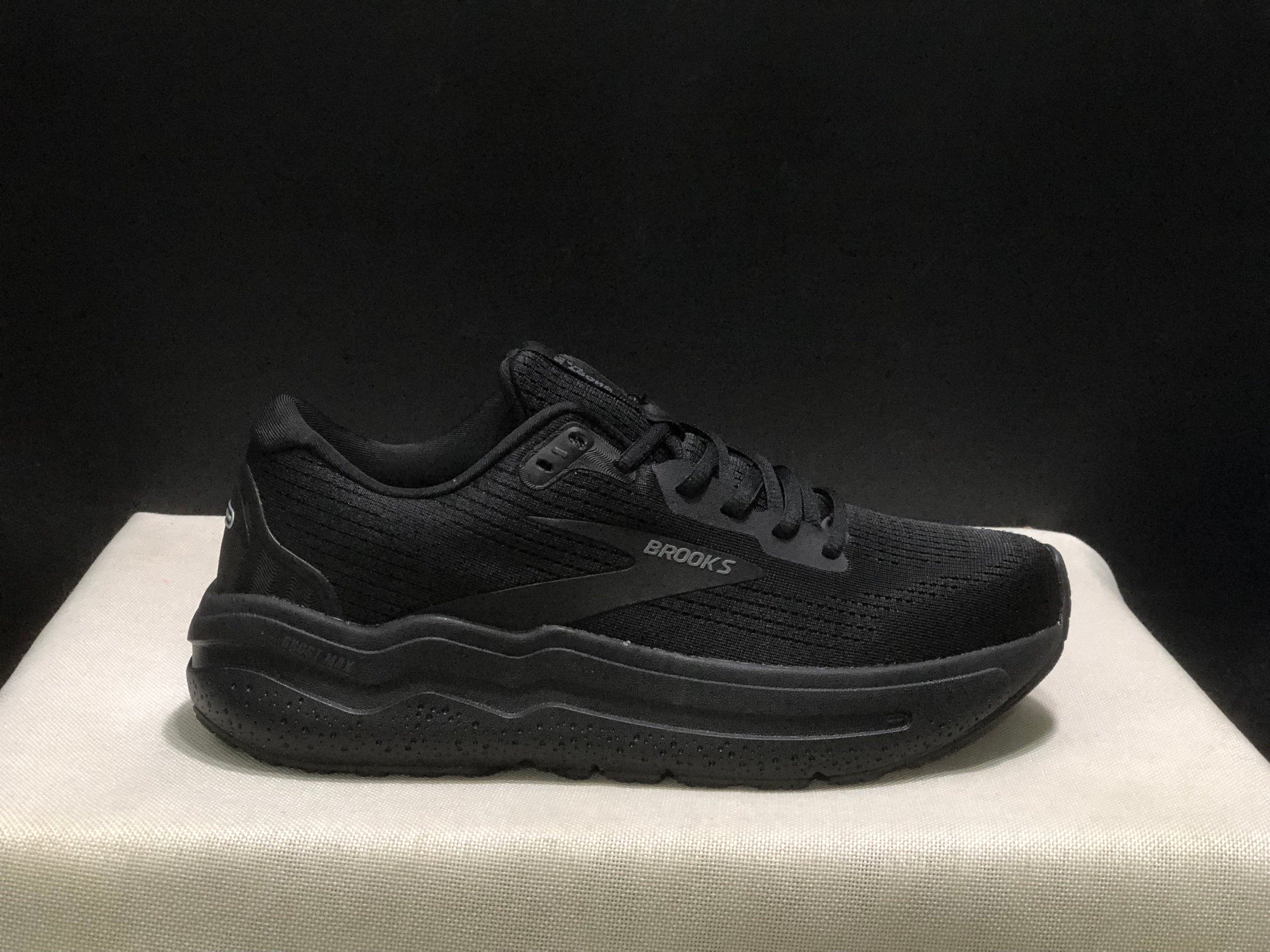 Brooks Ghost Max 2 Breathable Low-top Running Shoes Black