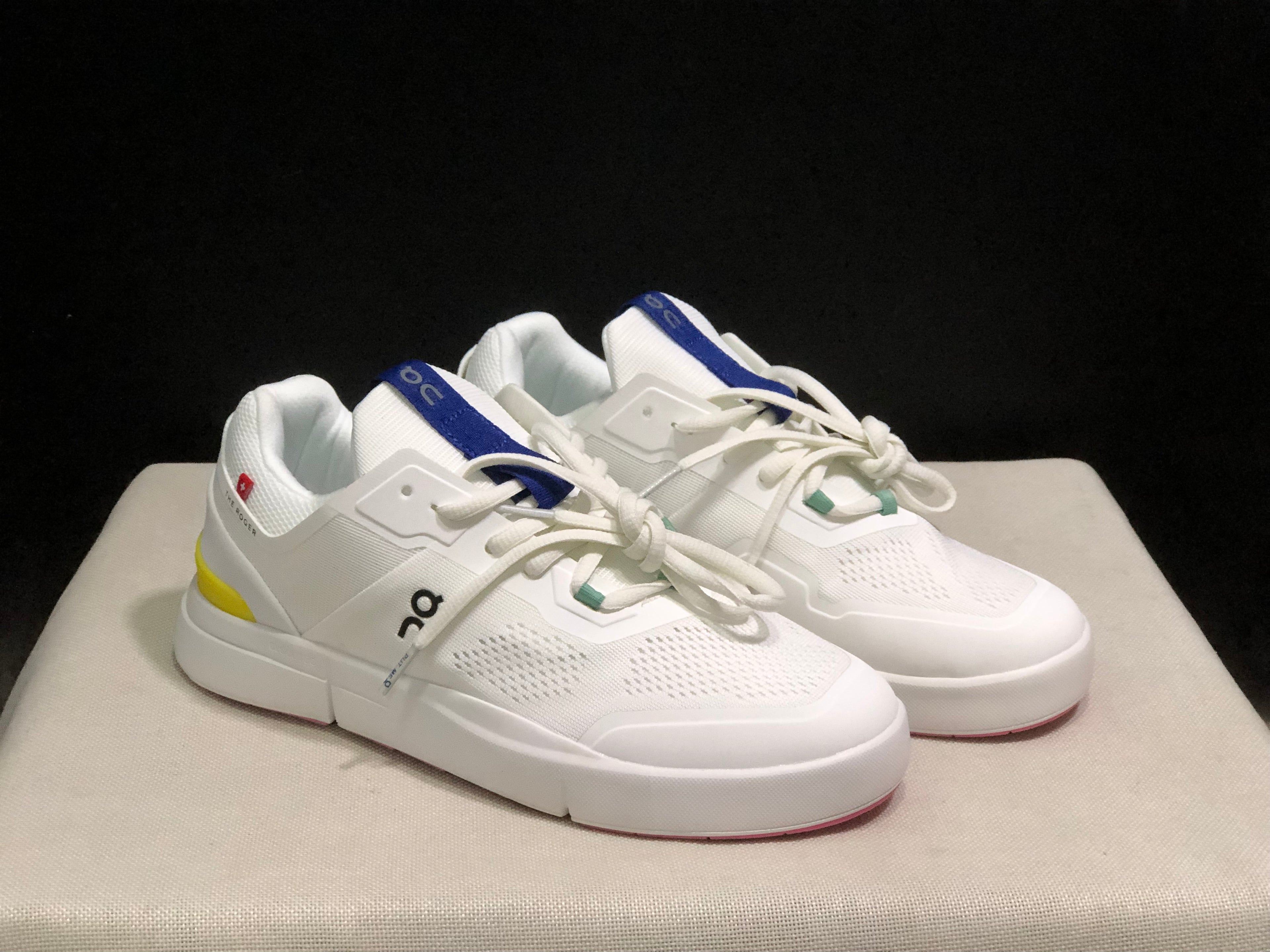 On Running The Roger Spin Breathable Mesh Sneakers Blue White/Pink Sole