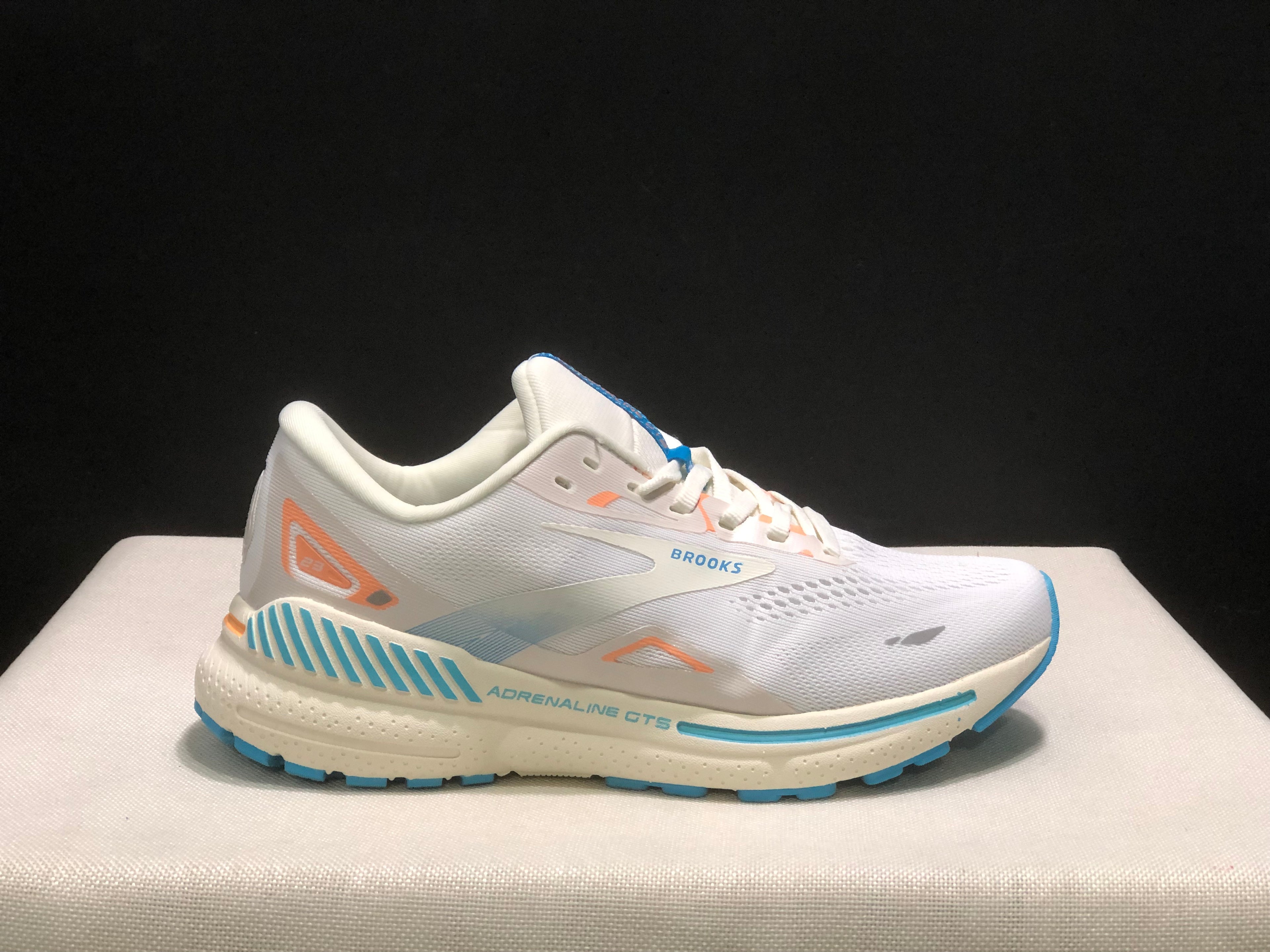 Brooks Adrenaline GTS 23 Shock-absorbing Wear-resistant Low-top Running Shoes Coconut Milk/Blue