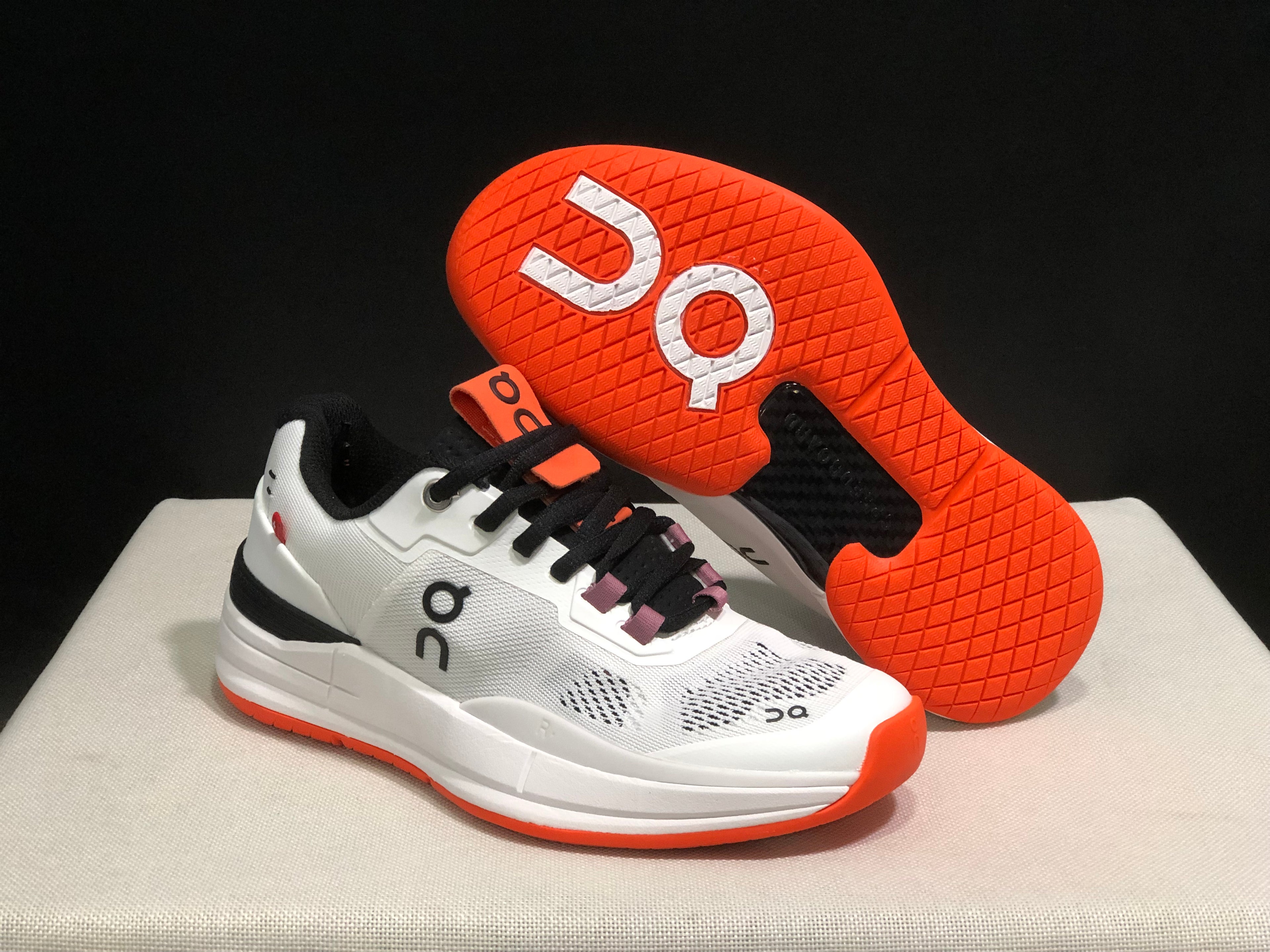 On Running The Roger Rro Durable And Breathable Tennis Shoes White/Tangerine
