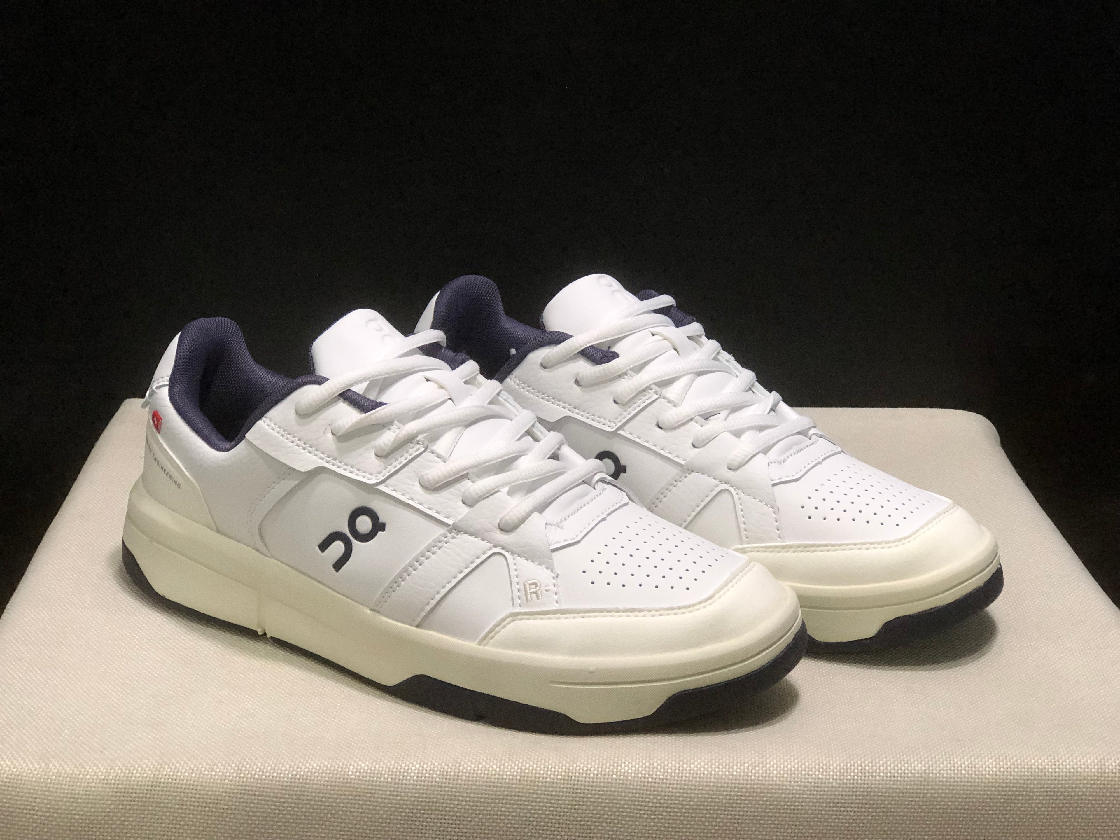 On Running The Roger Clubhouse Casual Sneakers White/Midnight