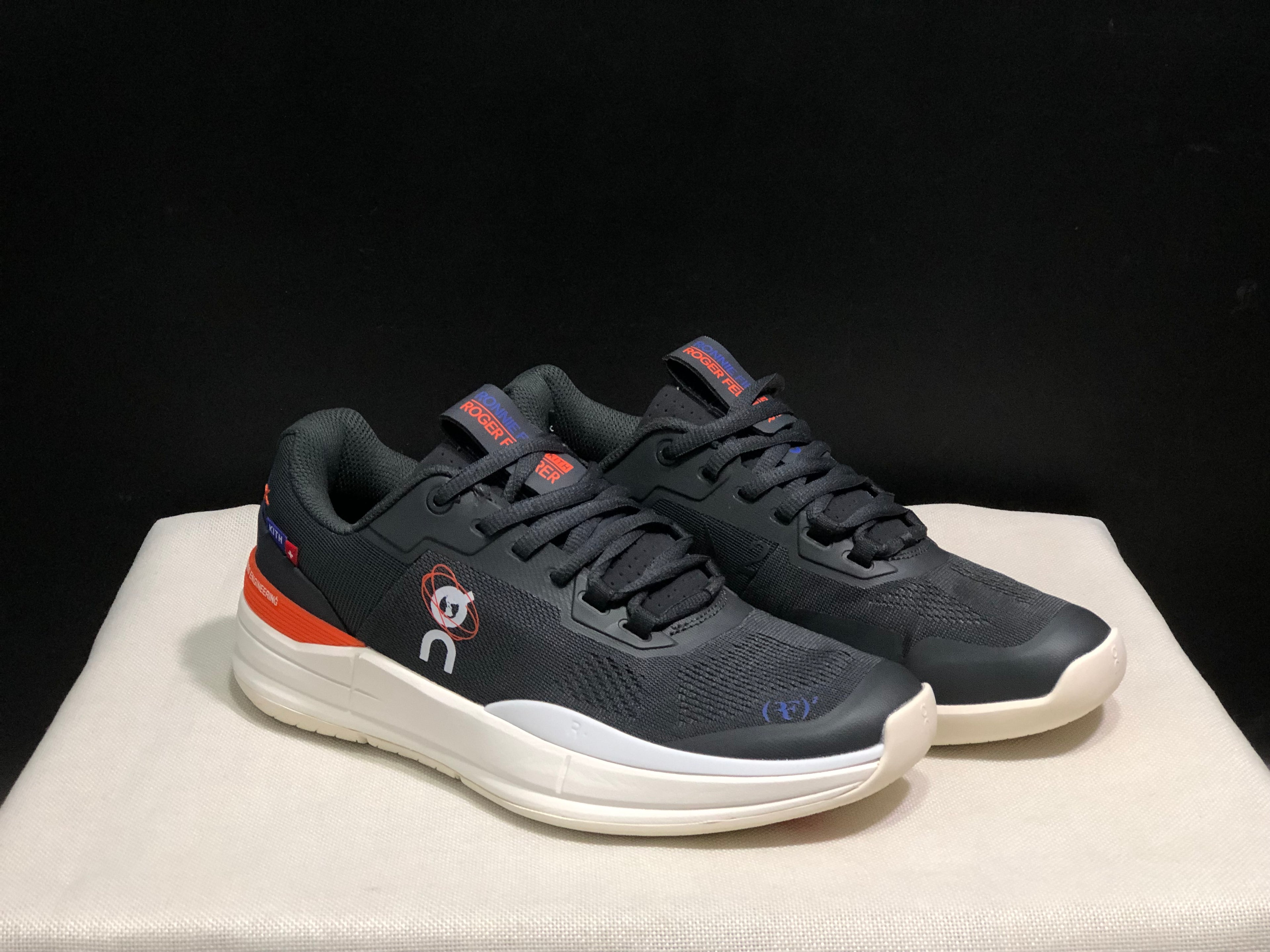 On Running The Roger Rro Durable And Breathable Tennis Shoes Dark Grey/White