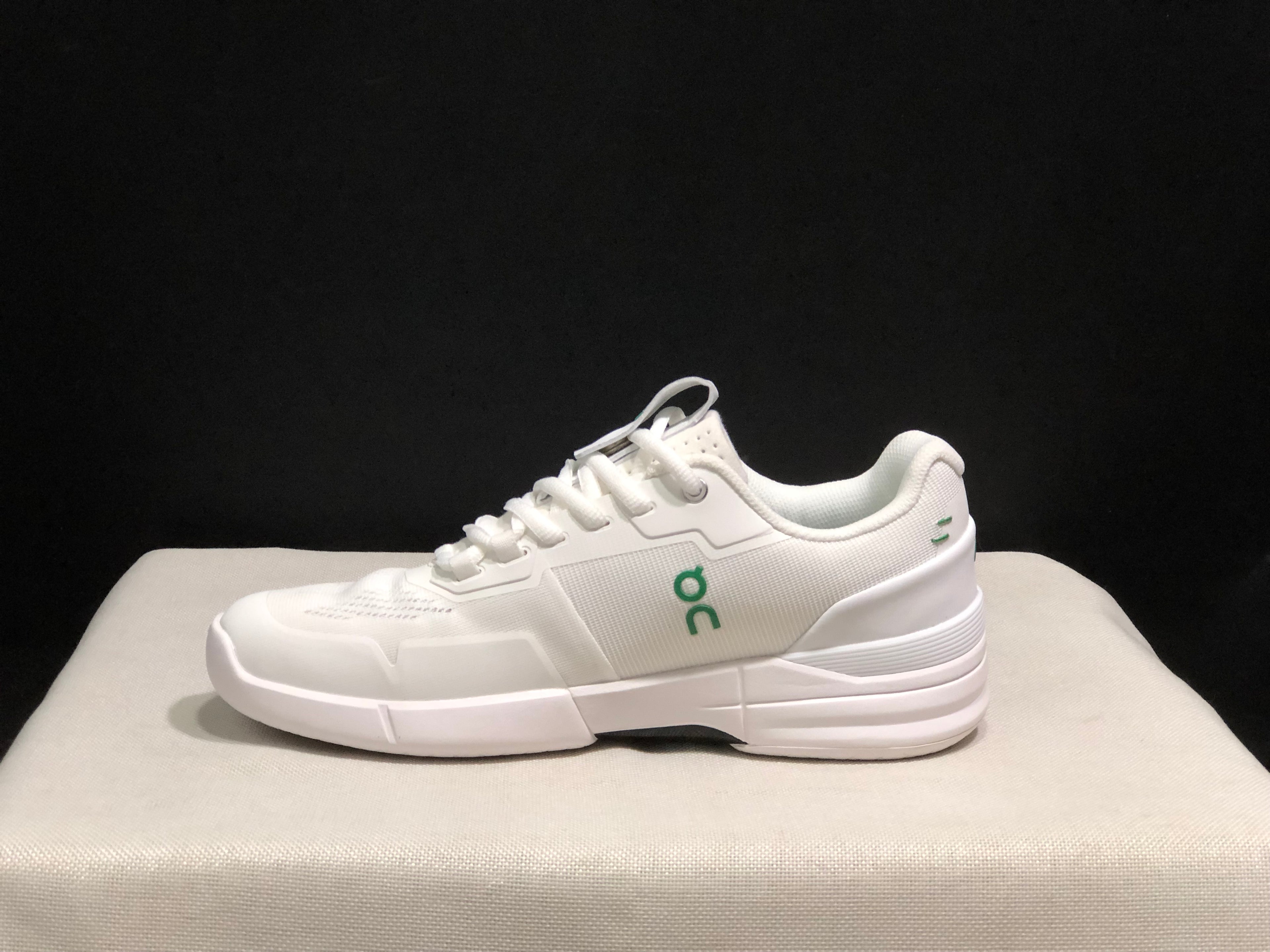 On Running The Roger Rro White Durable And Breathable Tennis Shoes