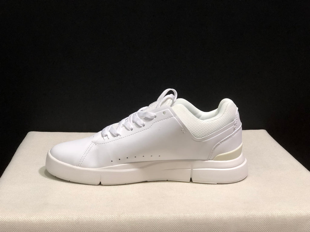 On Running The Roger Spin Board Shoes All White